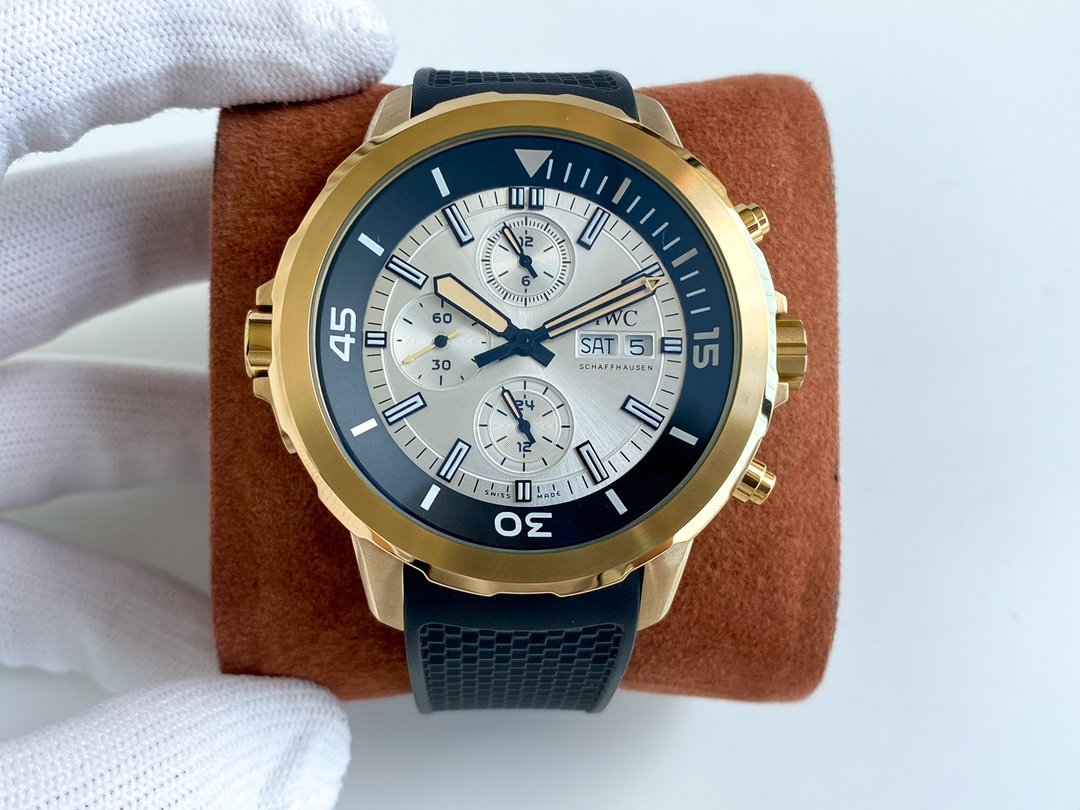 AQUATIMER EXPEDITION JAQUES YVES GOLD CASE