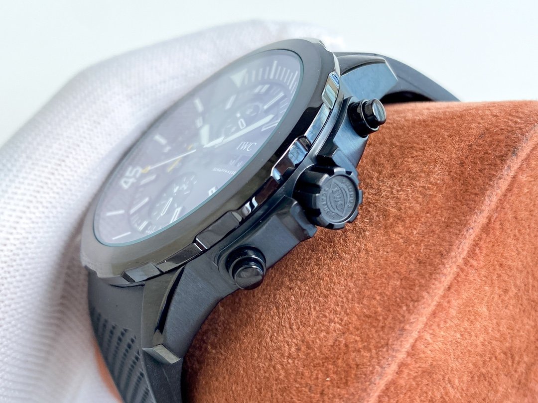 AQUATIMER EXPEDITION JAQUES YVES STEEL BLACK CASE