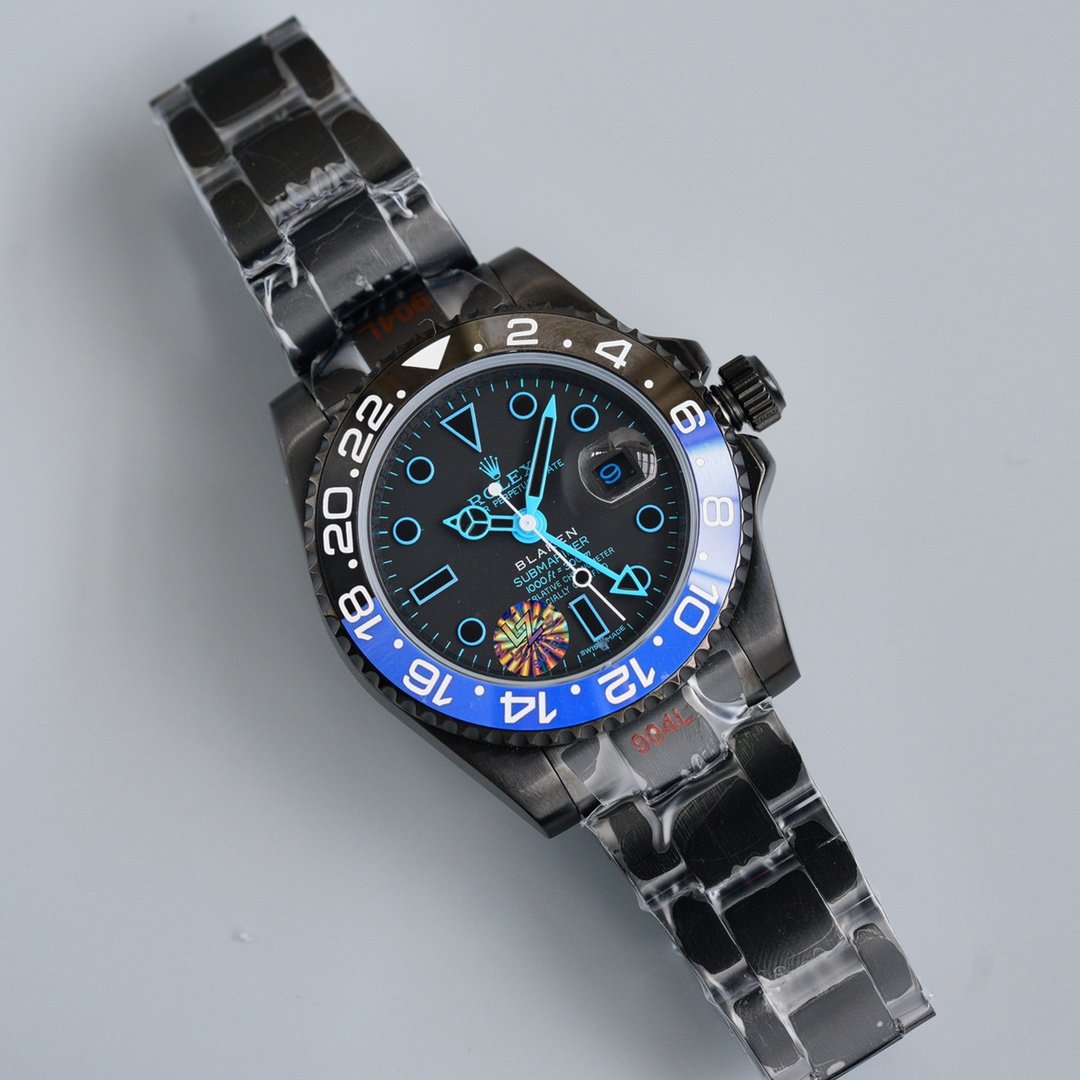 GMT-MASTER II CUSTOM BLACK BATMAN BEZEL BLUE NUMERALS