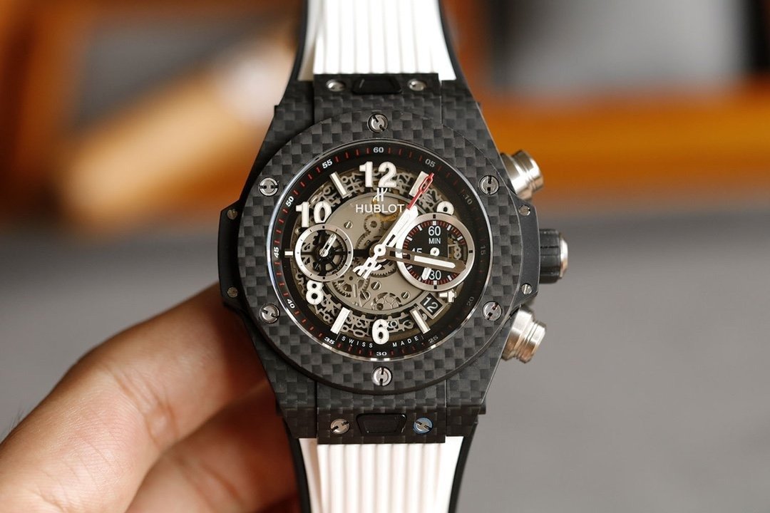 BIG BANG UNICO 45 CARBON CASE SKELETON DIAL