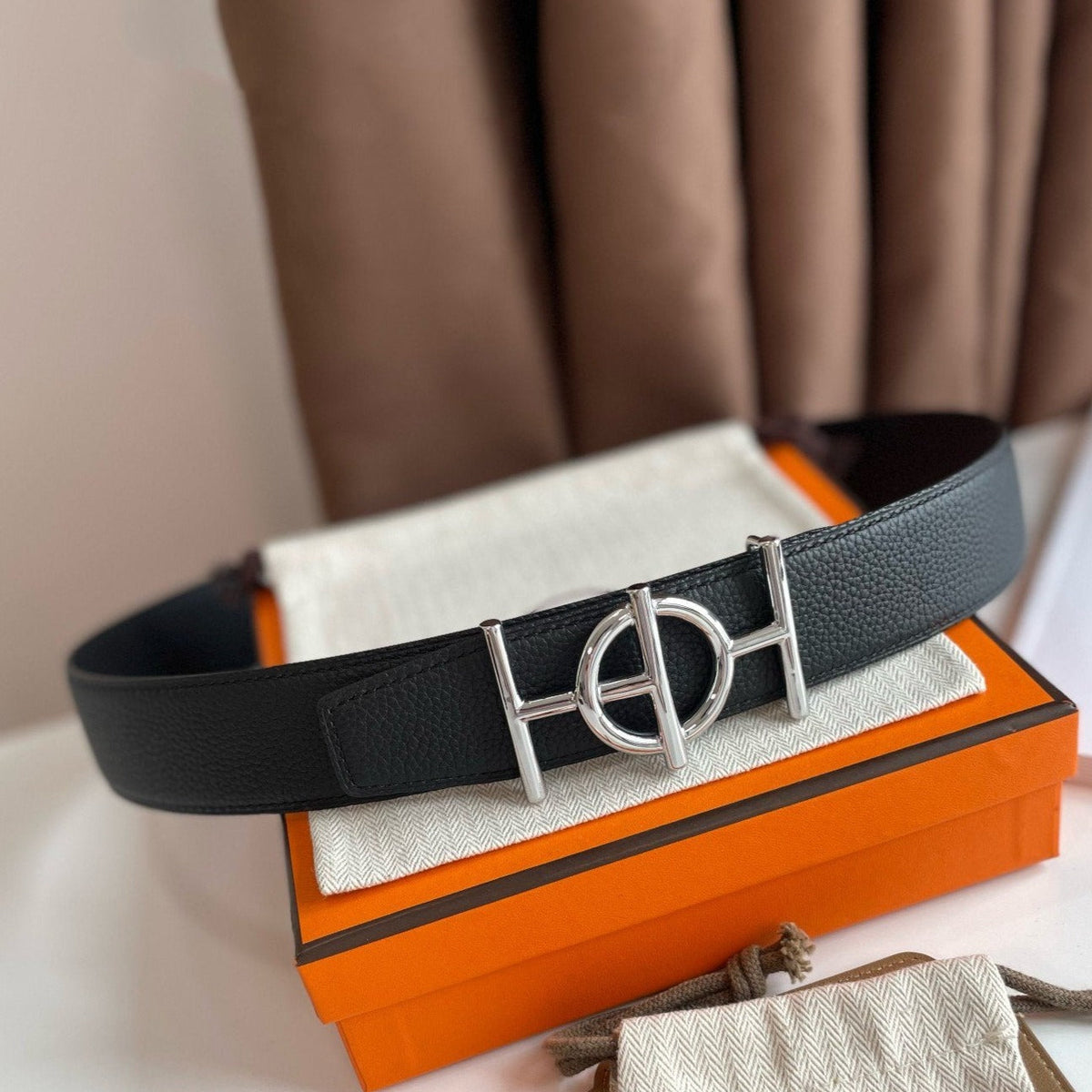 H ULYSSE BELT 38MM SILVER BUCKLE BLACK LEATHER