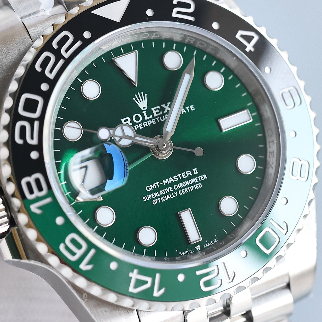 GMT-MASTER II CUSTOM GREEN BLACK BEZEL GREEN DIAL