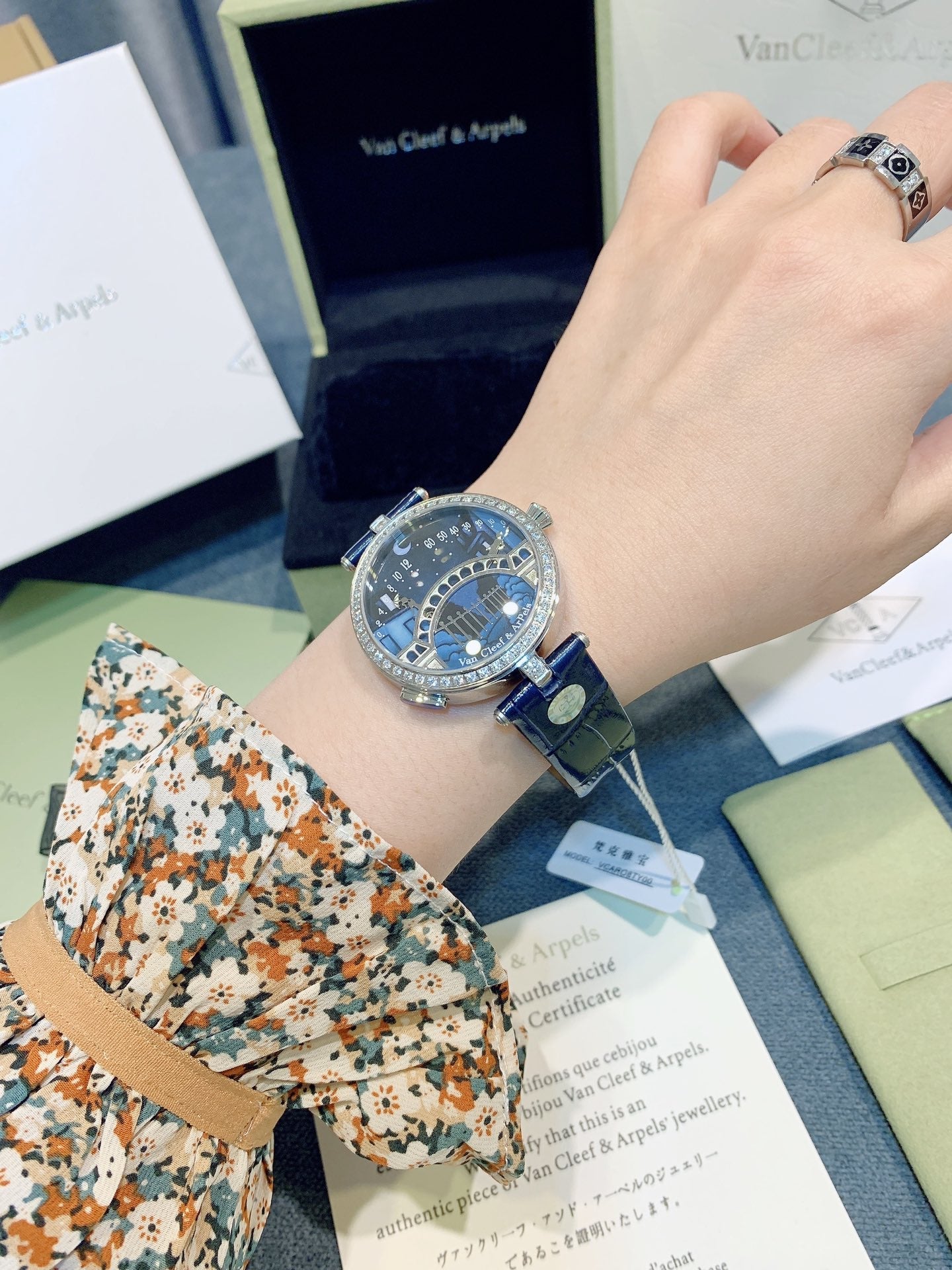 LADY ARPELS LOVER BRIDGE BLUE