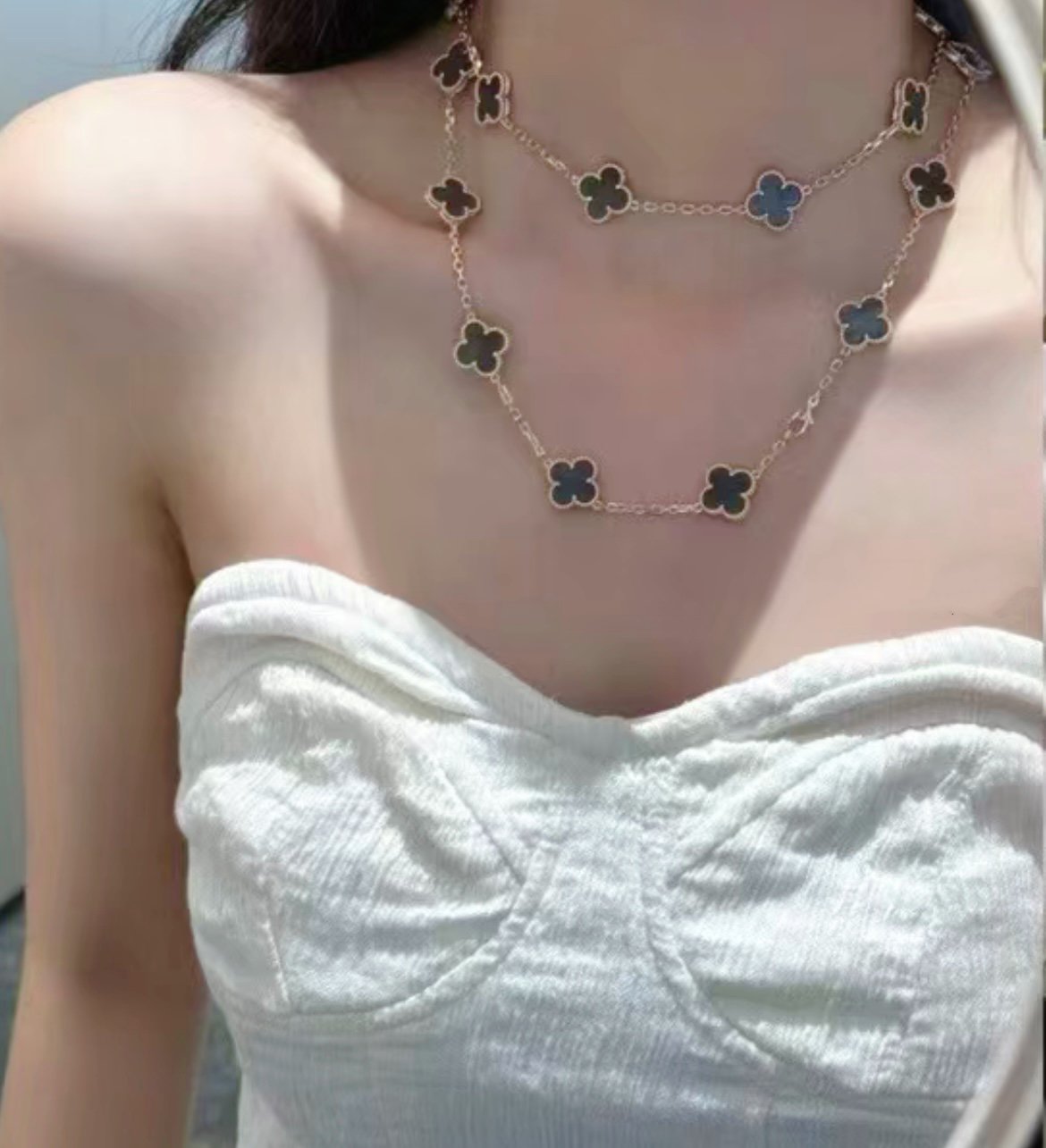 CLOVER 20 MOTIF GREY MOP PINK GOLD NECKLACE