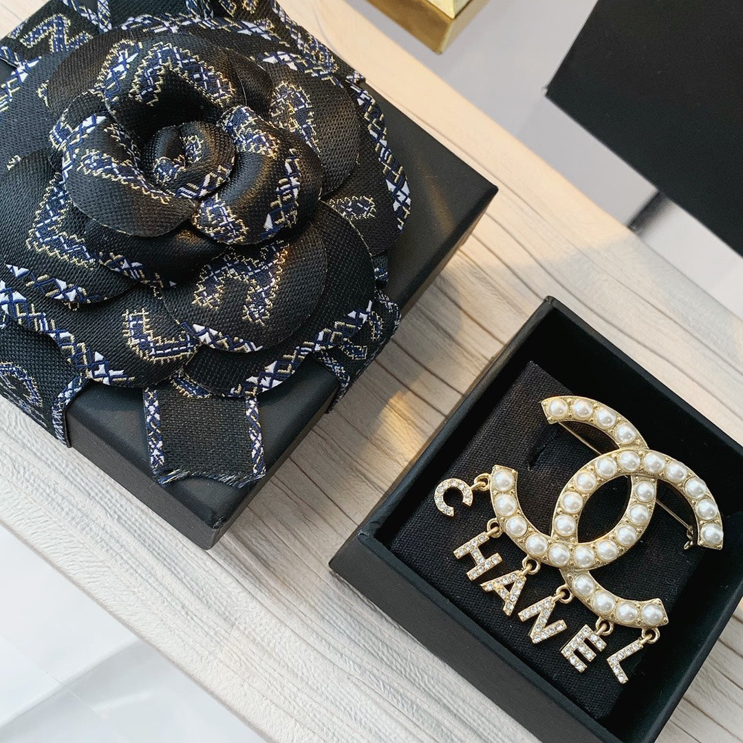 CC Brooch 156611