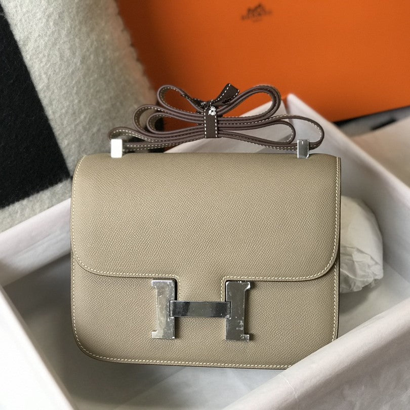CONSTANCE 18 EPSOM SILVER HARDWARE