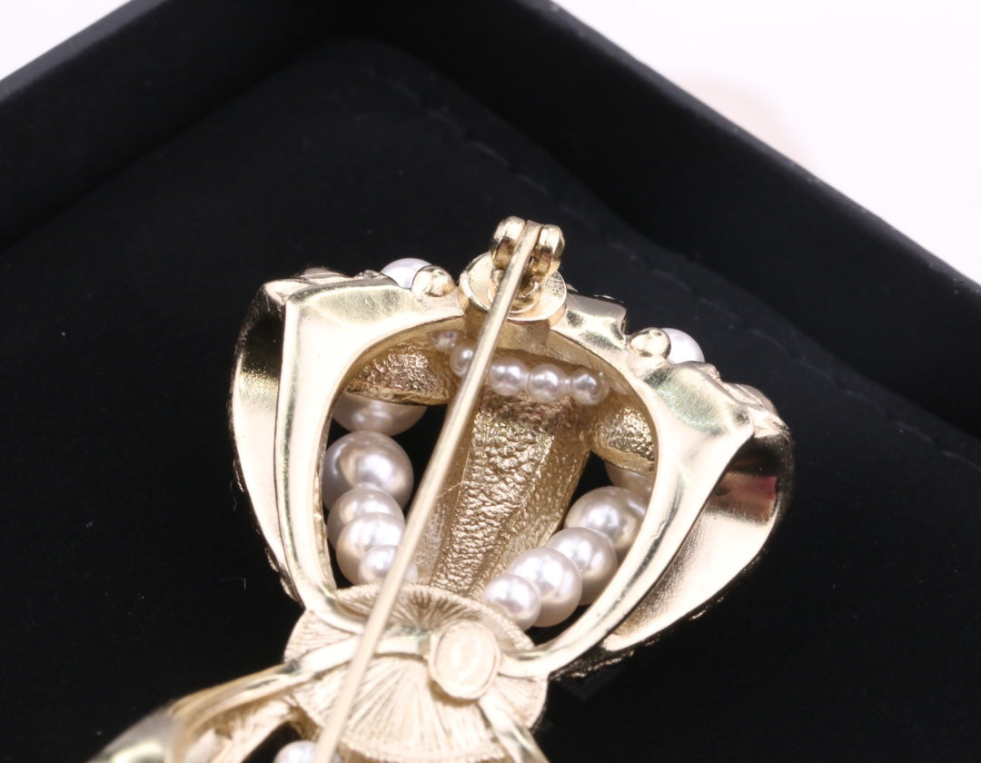 CC Brooch Gold
