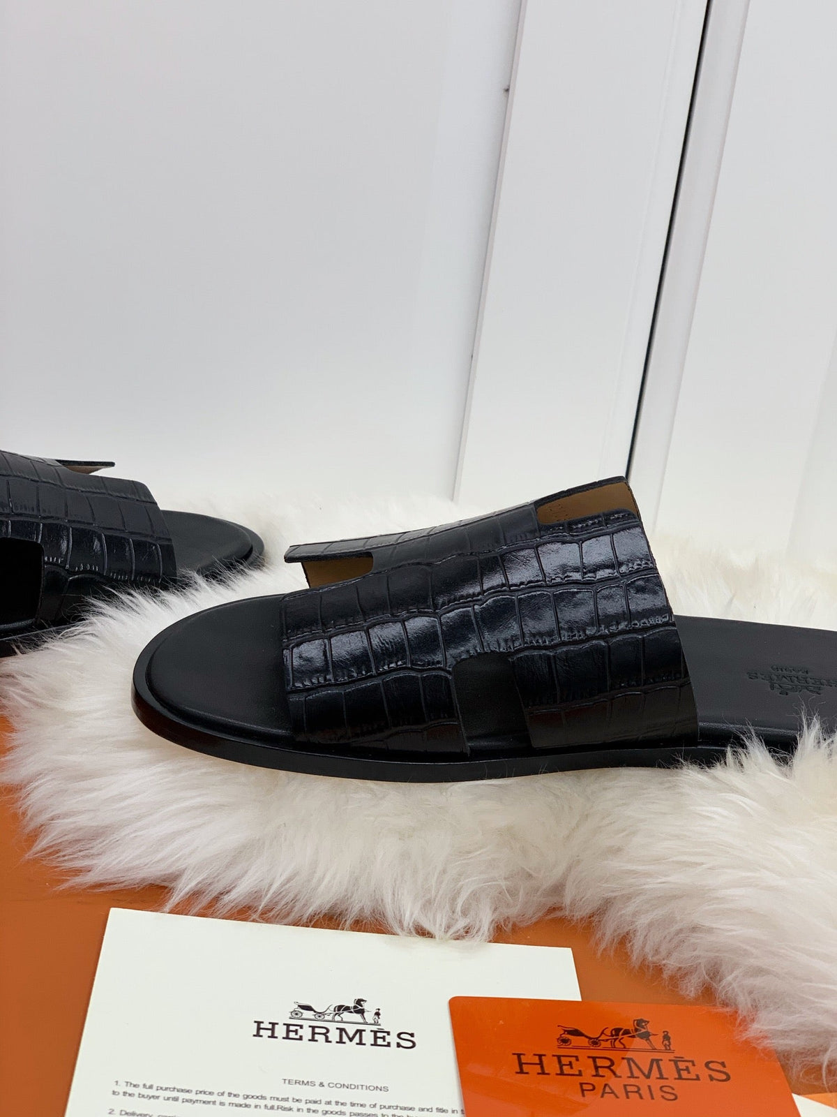 HM IZMIR SANDAL BLACK CROCODILE EMBOSSED CALFSKIN