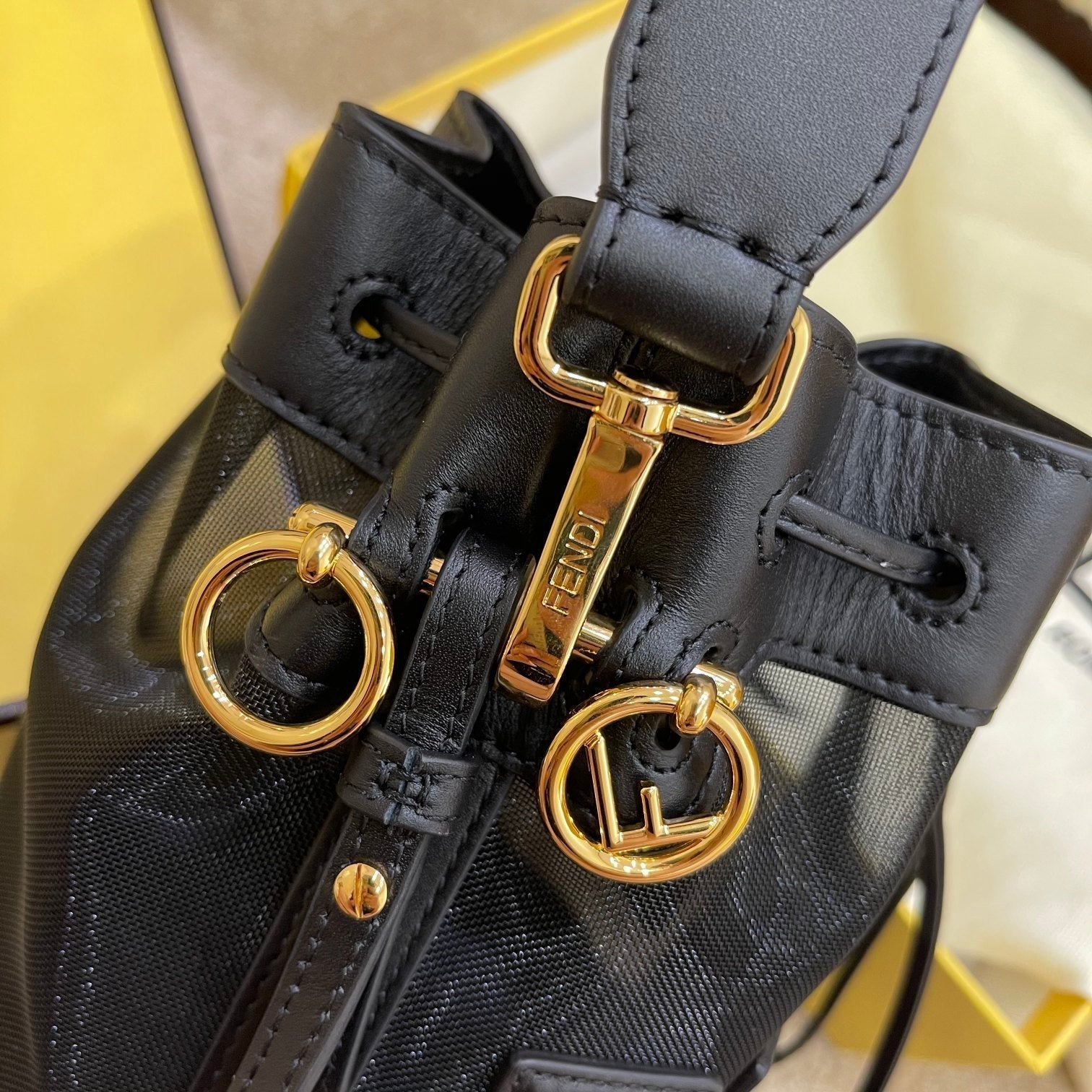 MON TRESOR 18 IN BLACK CALFSKIN AND MESH