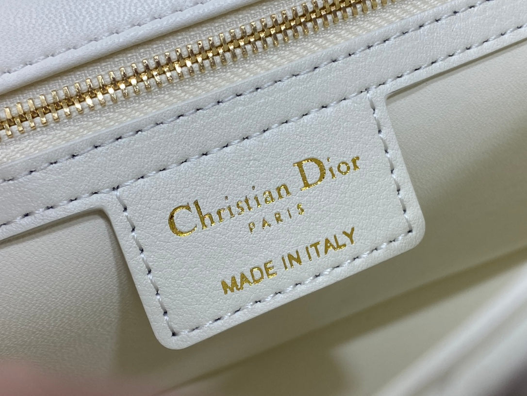 medium caro 25.5 white calfskin
