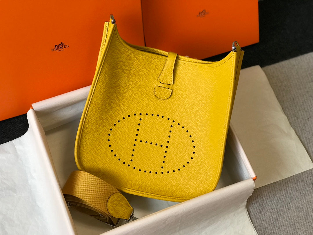 Evelyne 29cm Togo Shw