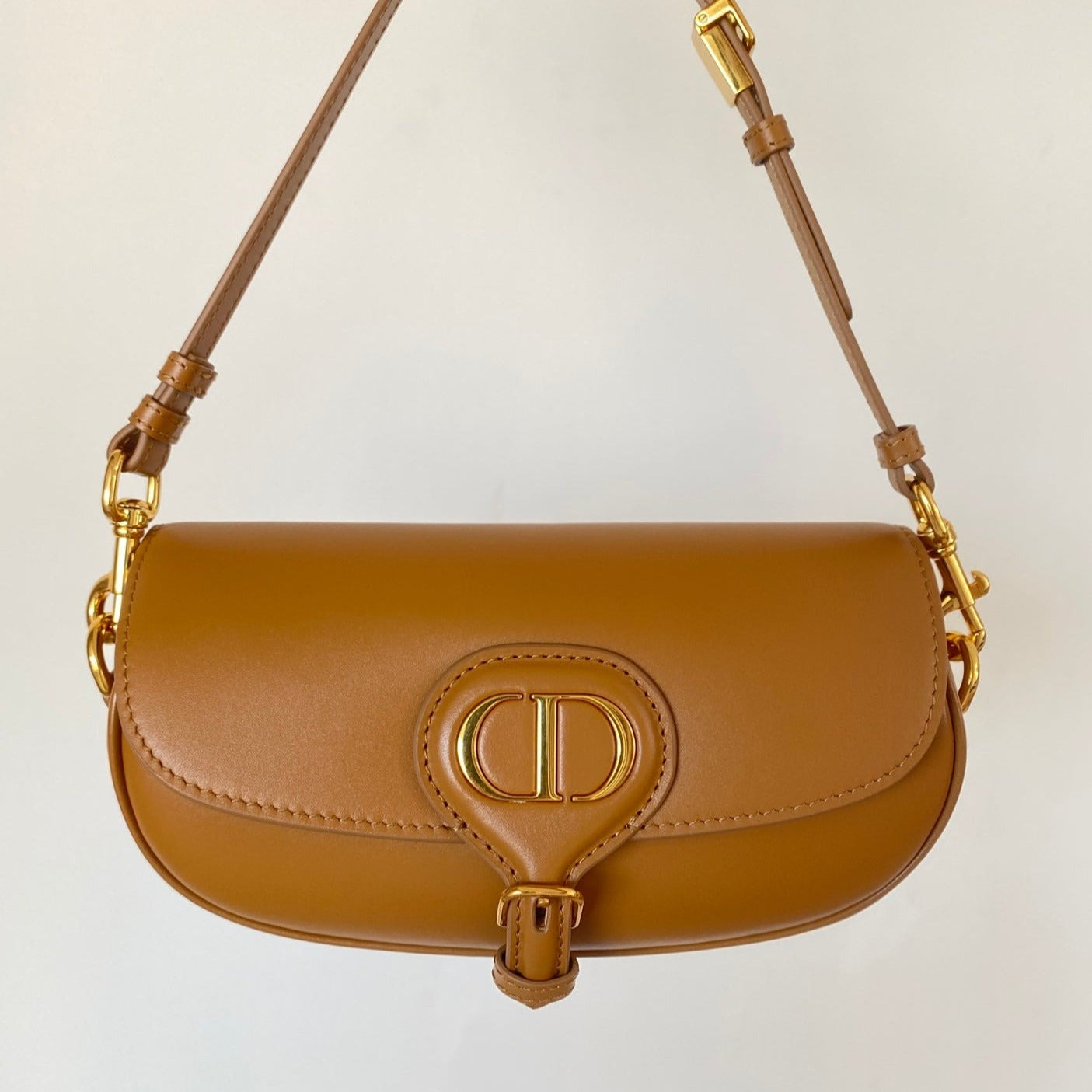 BOBBY EAST-WEST 22 BAG CALFSKIN
