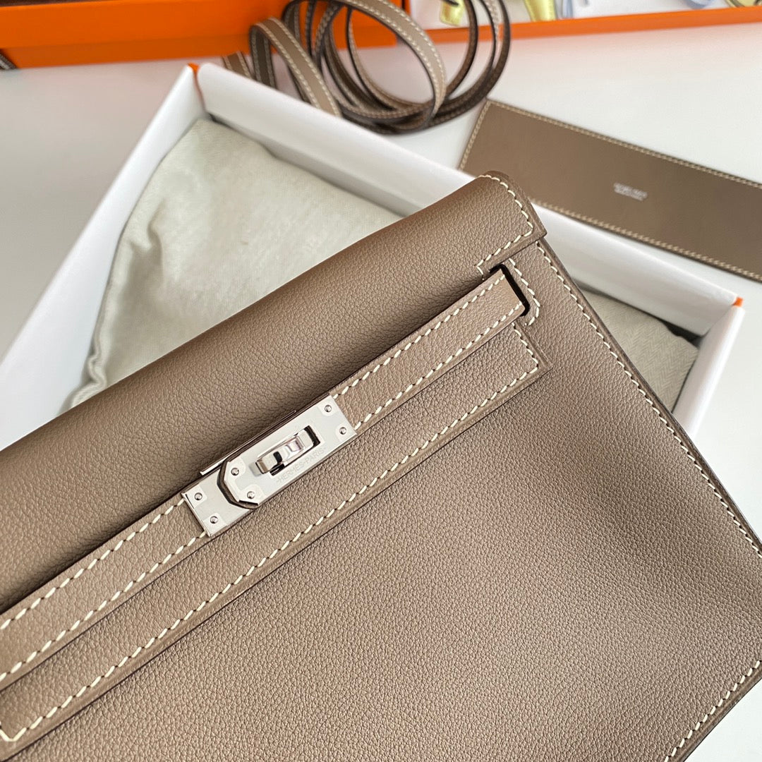 Kelly Danse II 22cm Dark Brown Evercolor Leather Shw