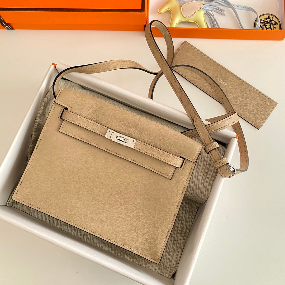 Kelly Danse II 22cm Beige Evercolor Leather Shw