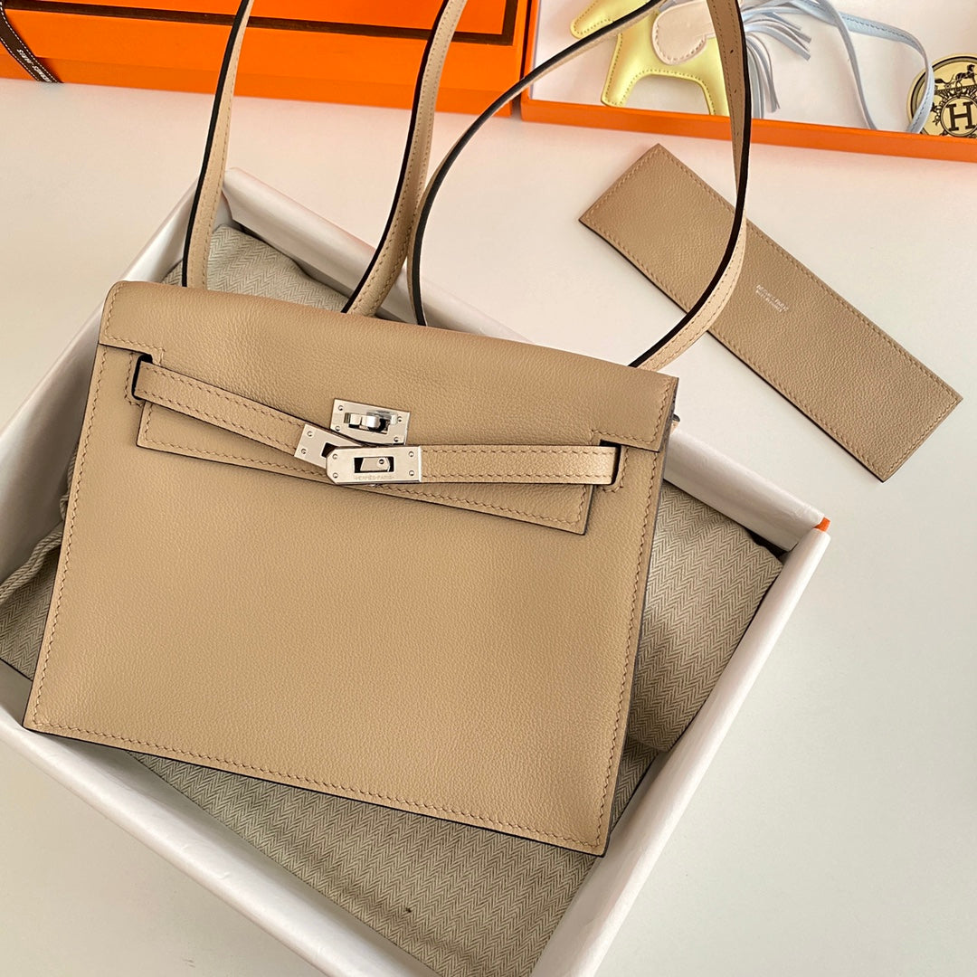 Kelly Danse II 22cm Beige Evercolor Leather Shw
