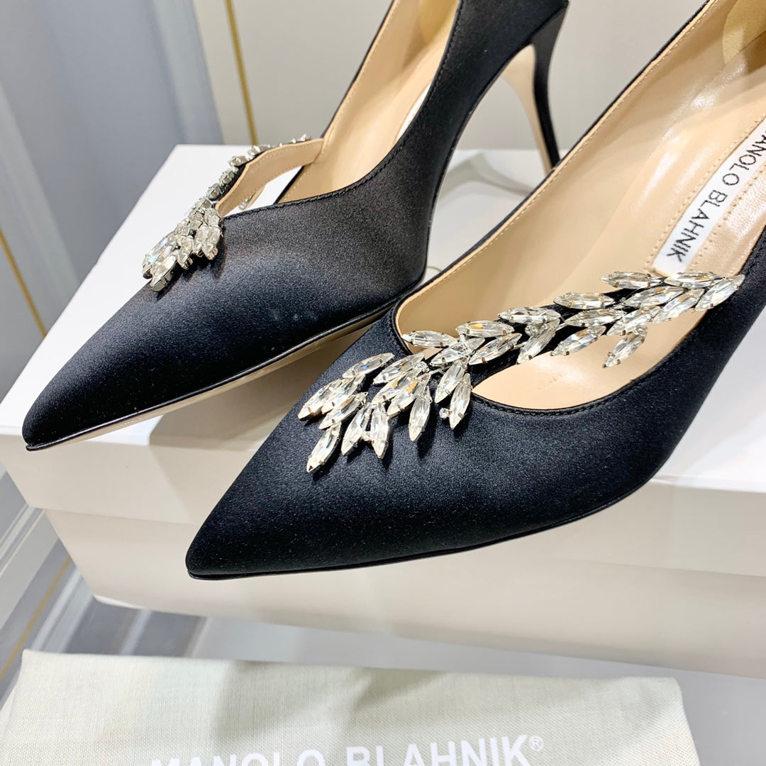Manolo Wheat Ear Rhinestone High Heels Pumps Black Silk Fabric 327446