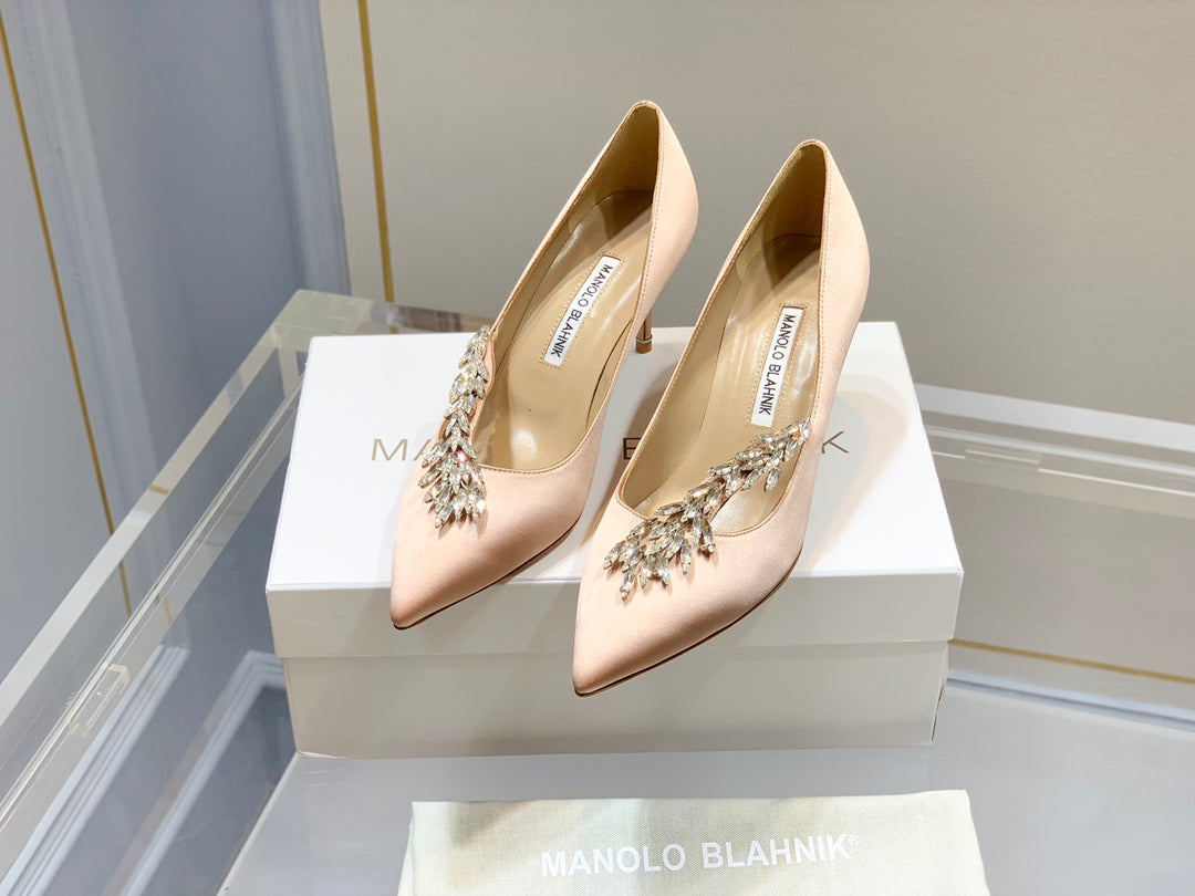 Manolo Wheat Ear Rhinestone High Heels Pumps Pink Nude Silk Fabric 327451