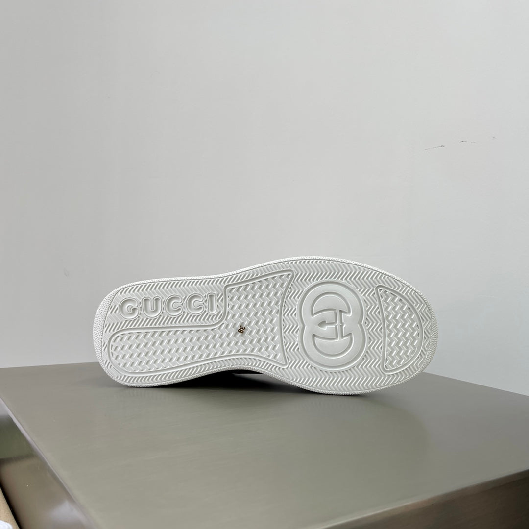 GG Men's ACE Sneaker White Calfskin 536967