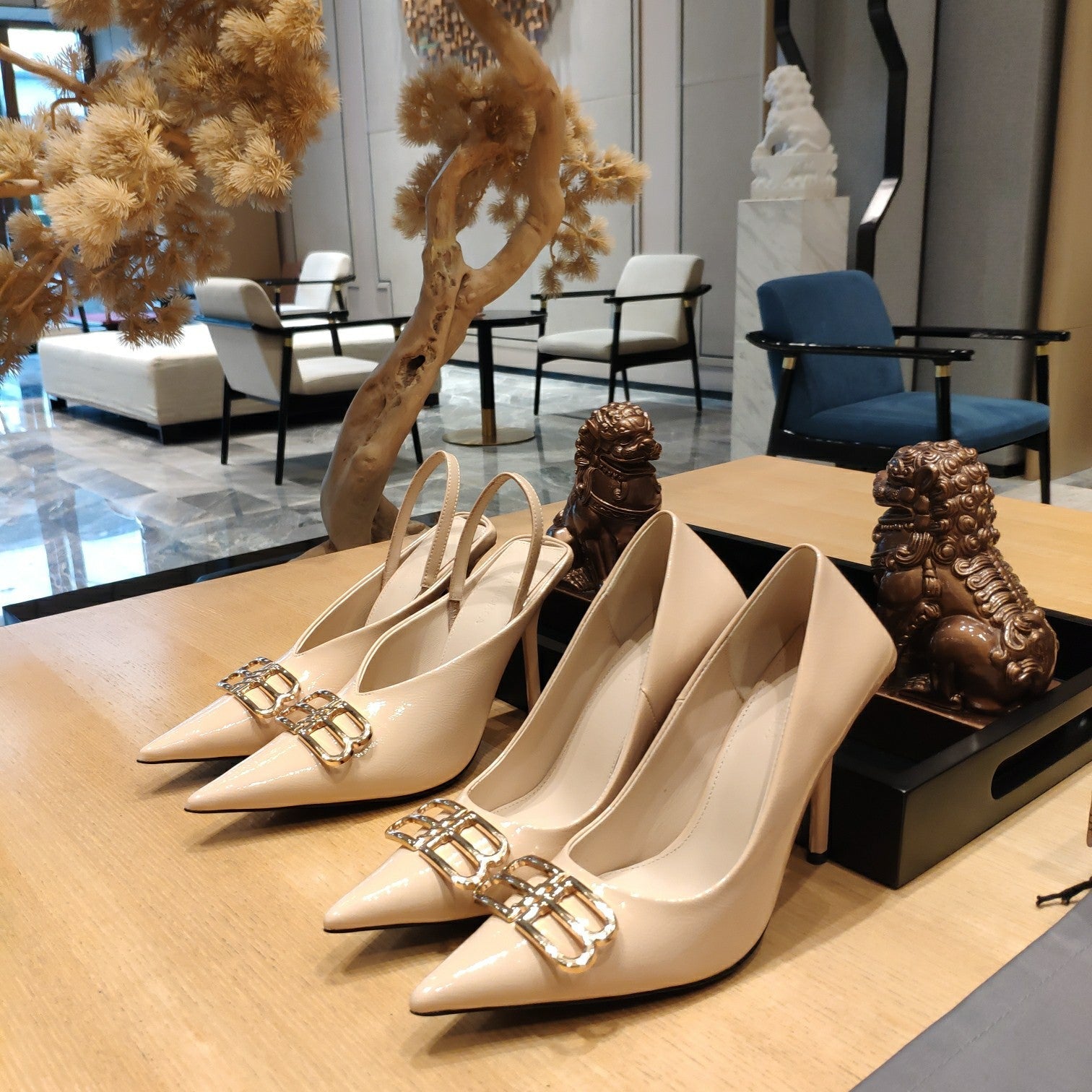 Balenciaga 26s High Heel 100 Beige Patent Leather Gold Logo 681186