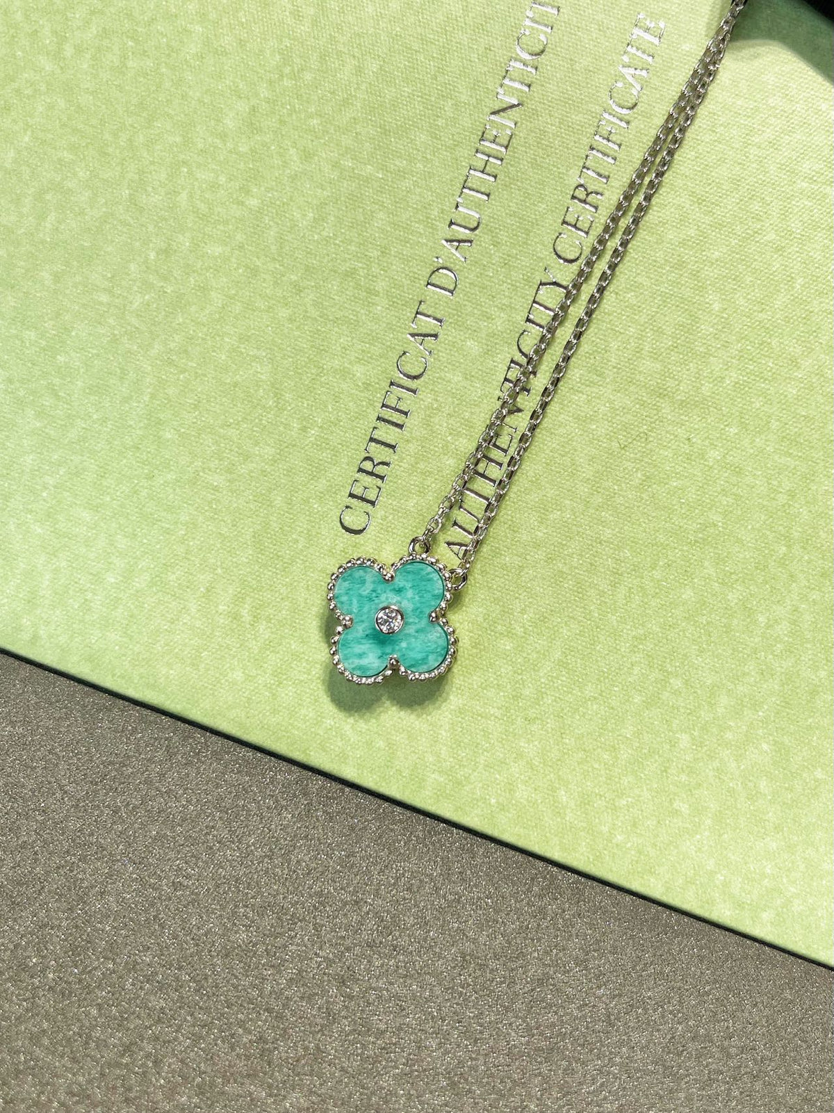 VCA Clover Vintage Turquoise Sliver 1 Diamond Necklace