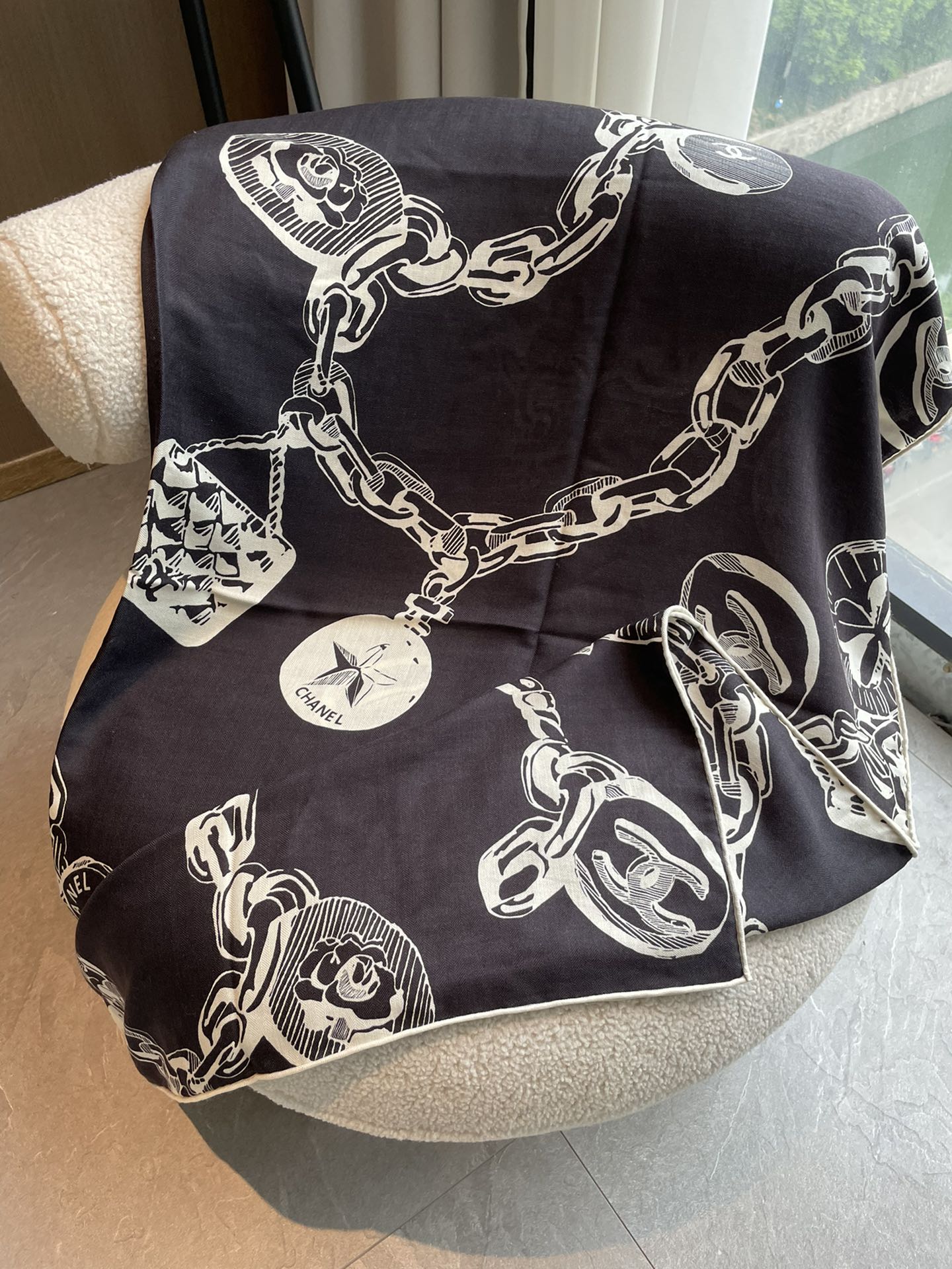 CC Square Scarf 140 CM In Black White Silk  421549