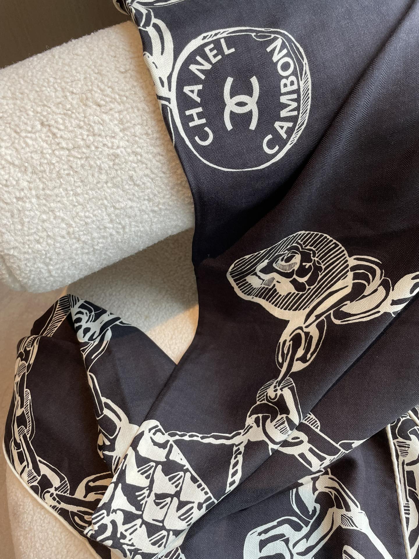 CC Square Scarf 140 CM In Black White Silk  421549