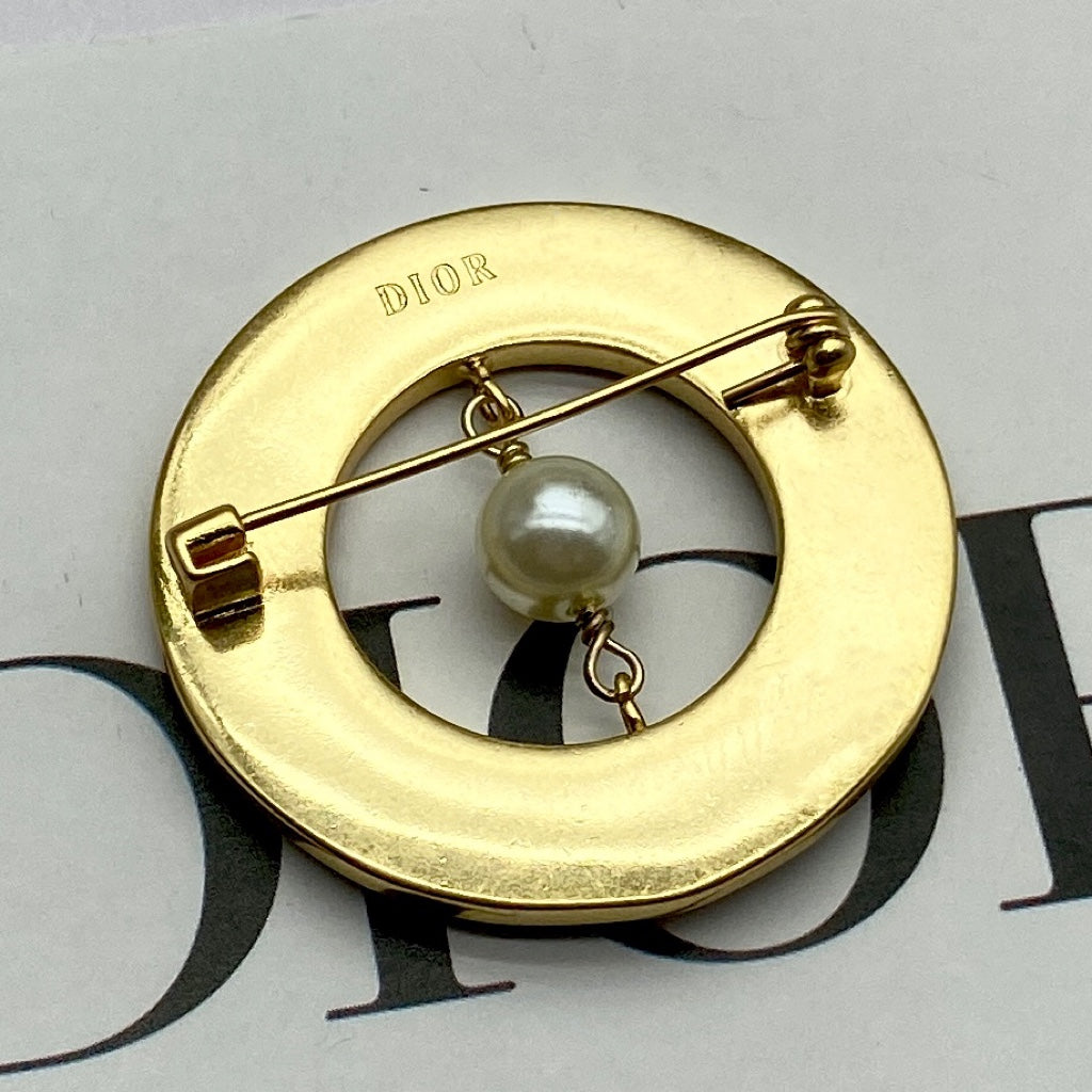 CD Brooch 173985