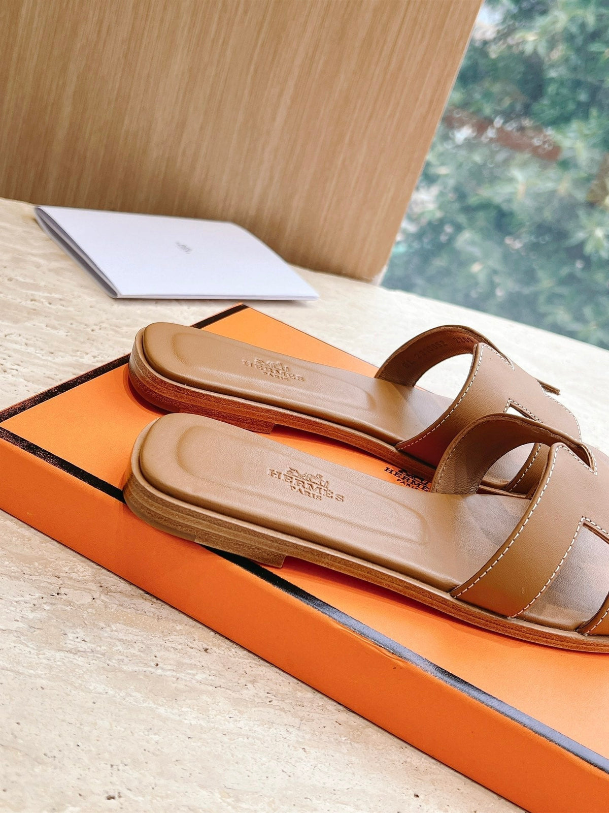 HM 25 Oran Sandal Gold Calfskin