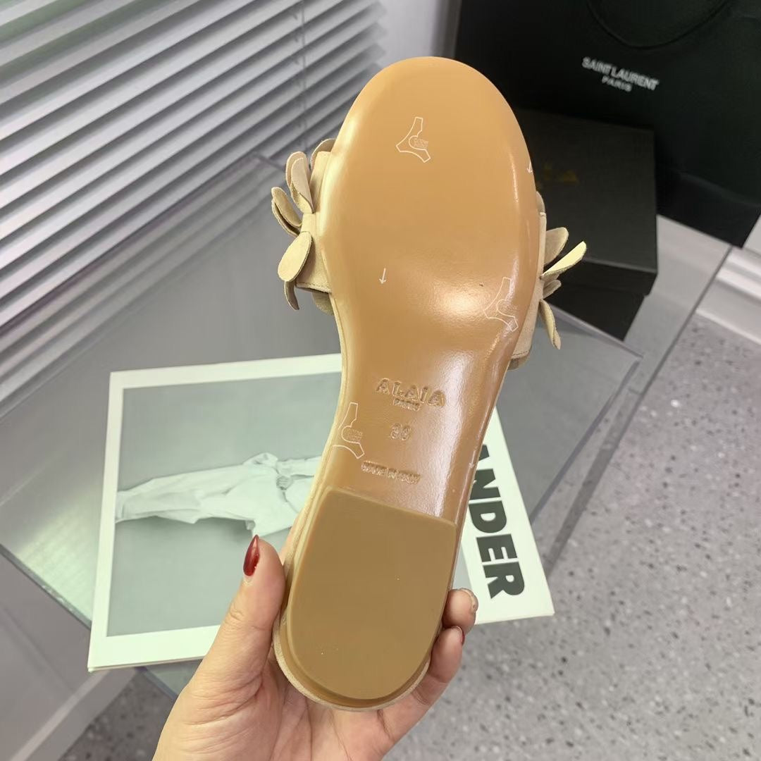 Alaia 25 Flower Slippers Pale Yellow Sheepskin 293158