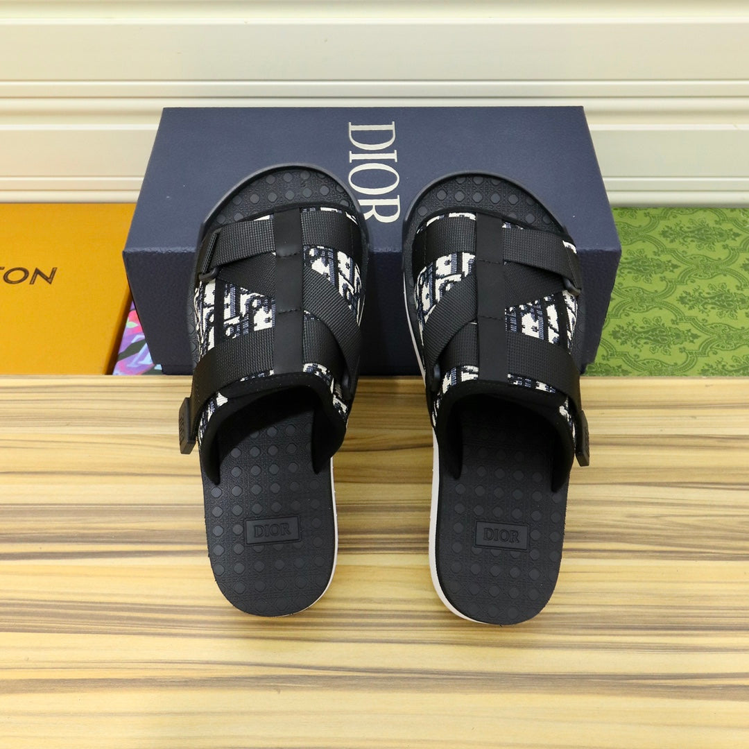 CD ALPHA SANDAL BLACK AND BEIGE JACQUARD