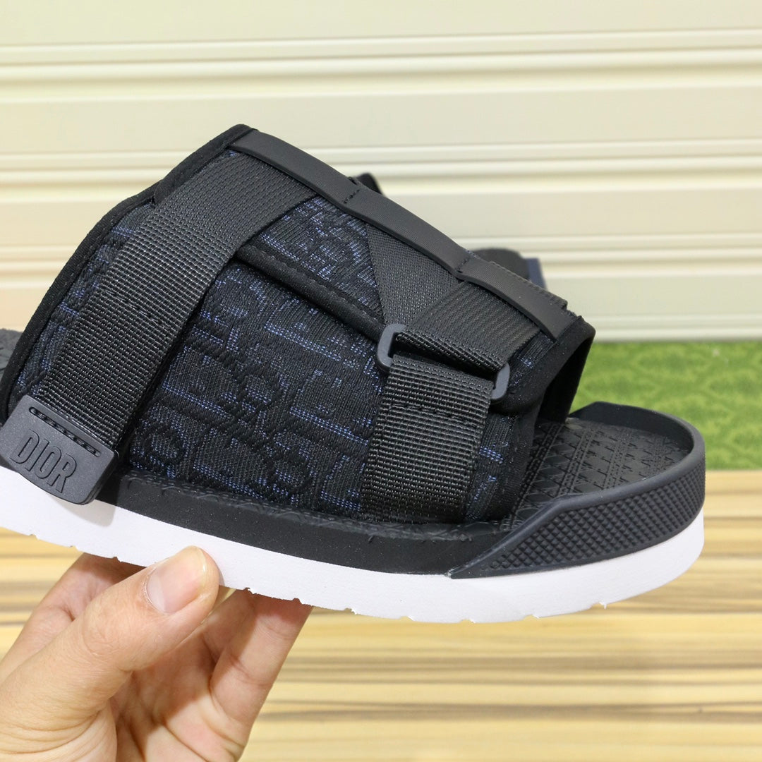 CD ALPHA SANDAL BLACK JACQUARD