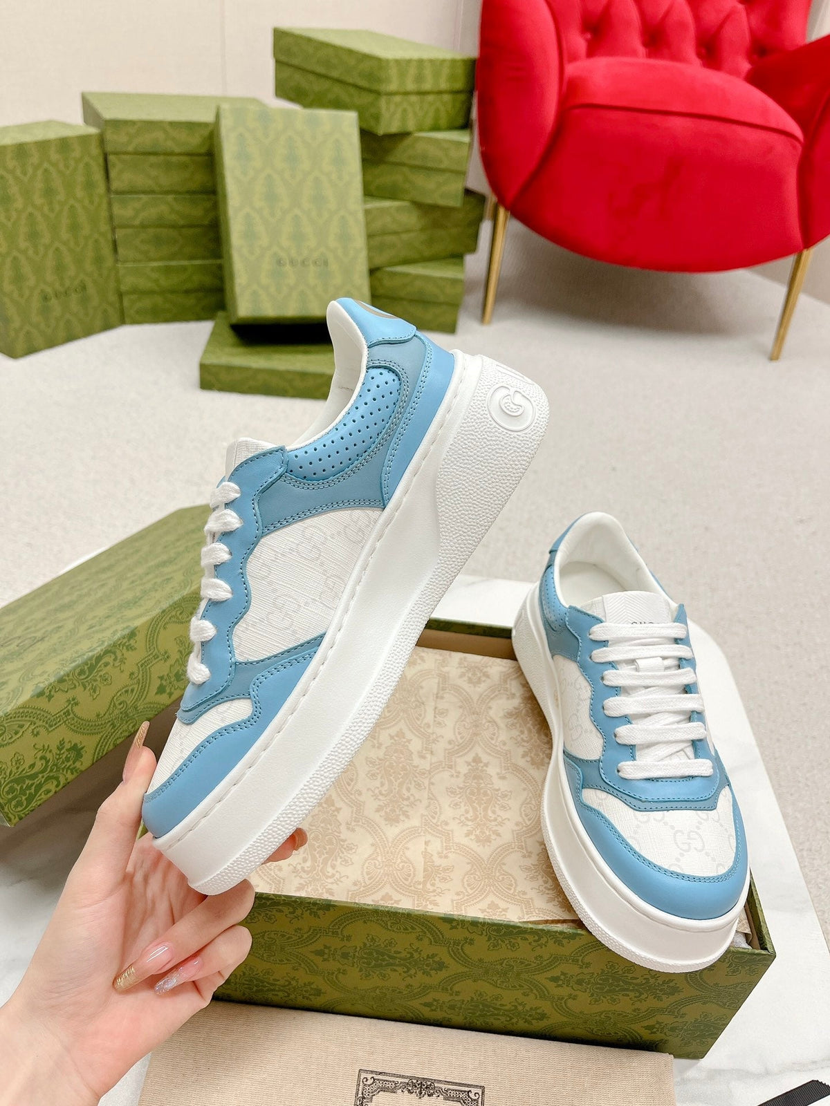 GG TRAINER WHITE AND SKY CALFSKIN