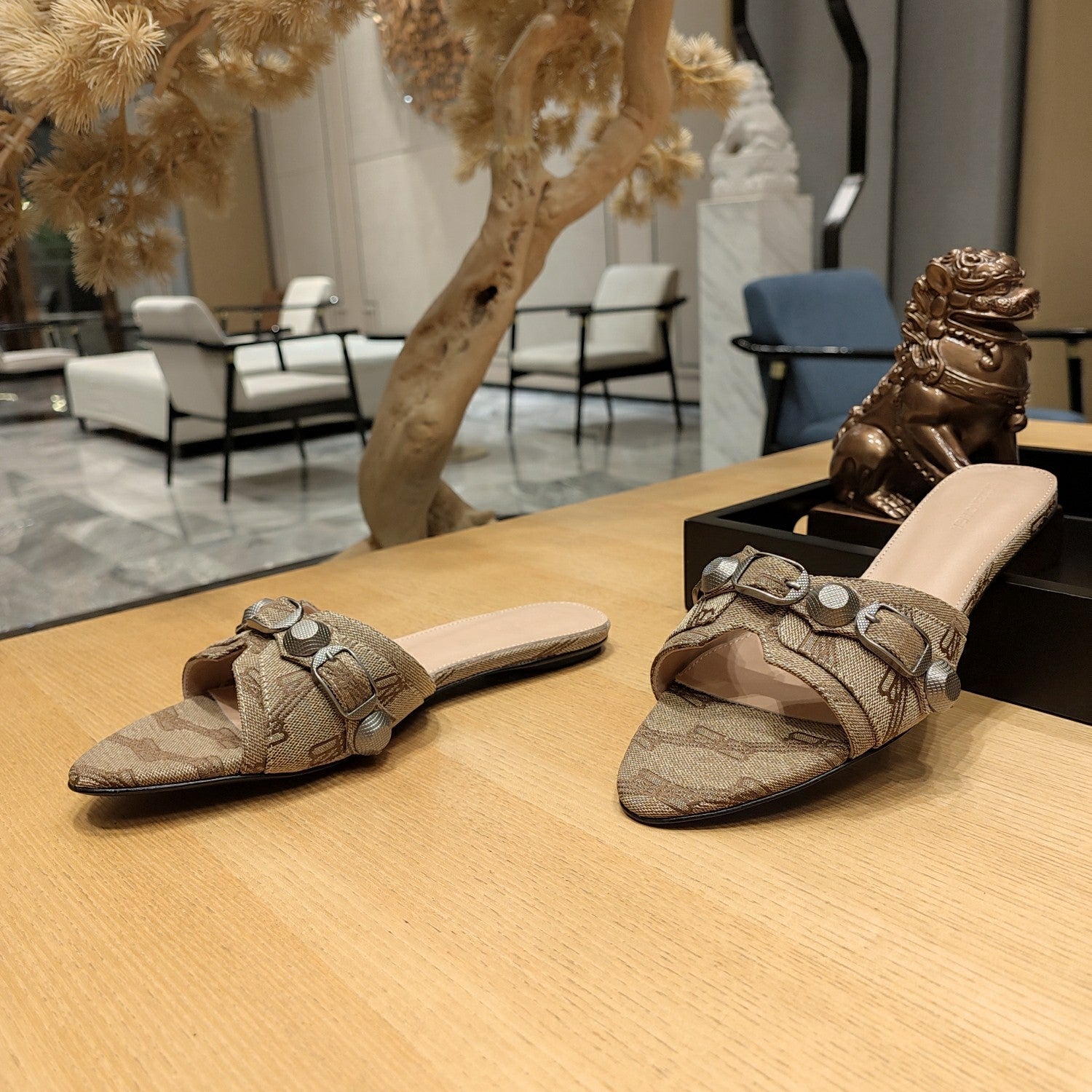 Balenciaga 26s Flat Slippers Light Brown Canvas Leather  681304
