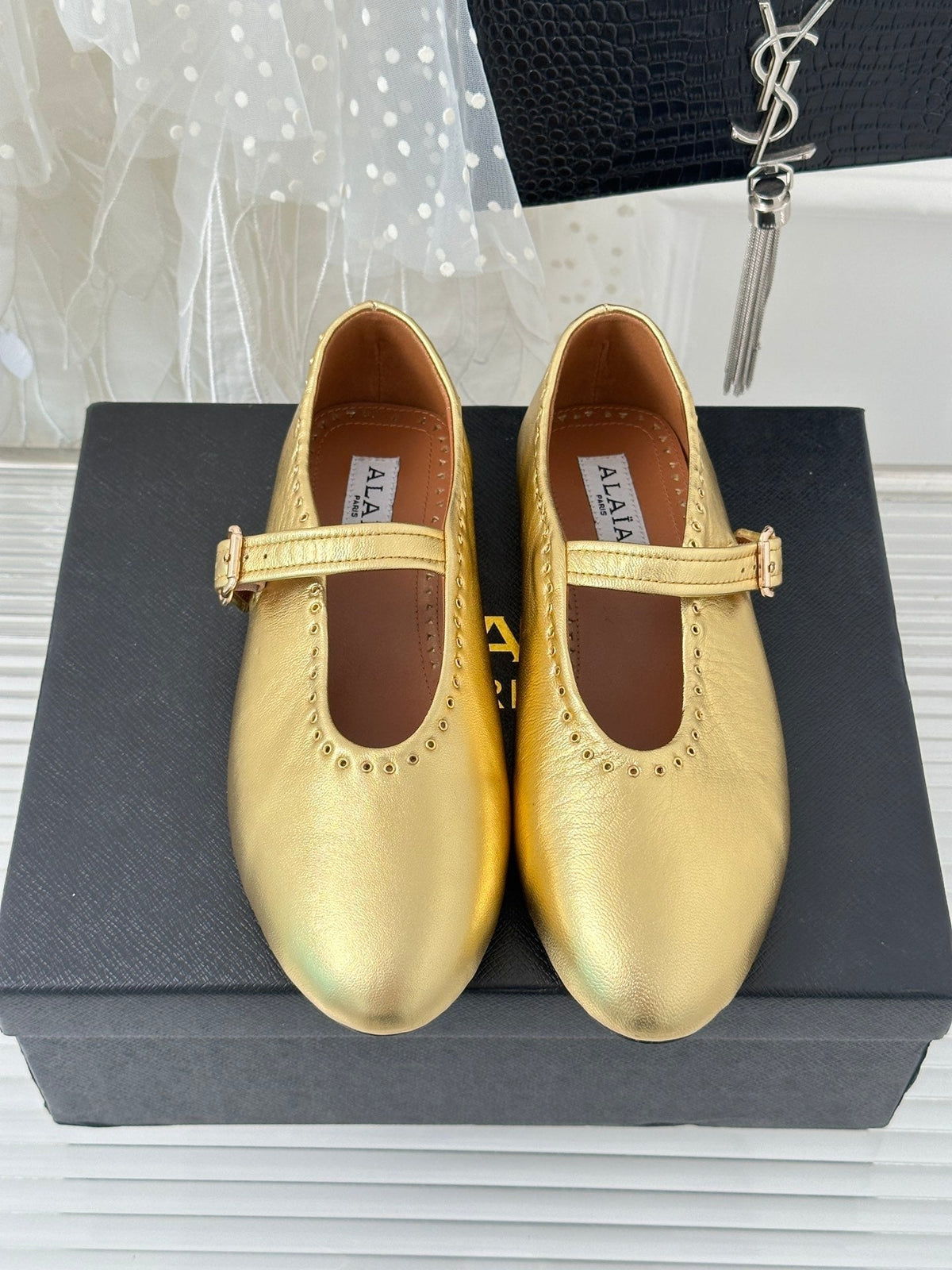 Alaia 25 Ballet Flats Gold Calfskin 293241