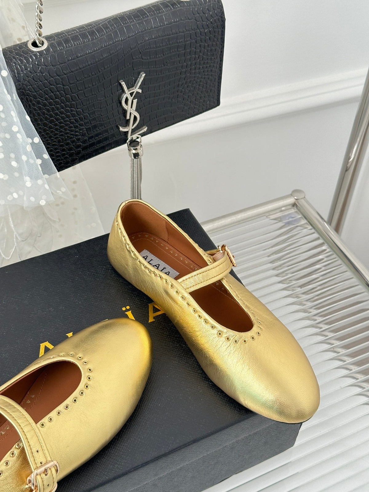 Alaia 25 Ballet Flats Gold Calfskin 293241