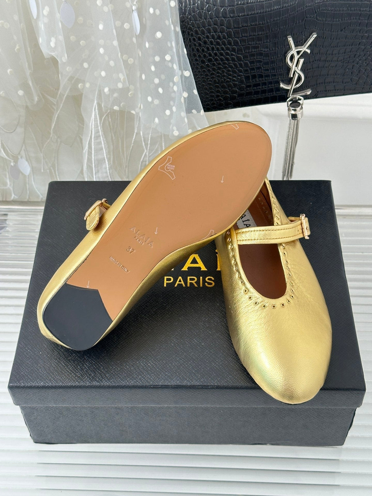 Alaia 25 Ballet Flats Gold Calfskin 293241