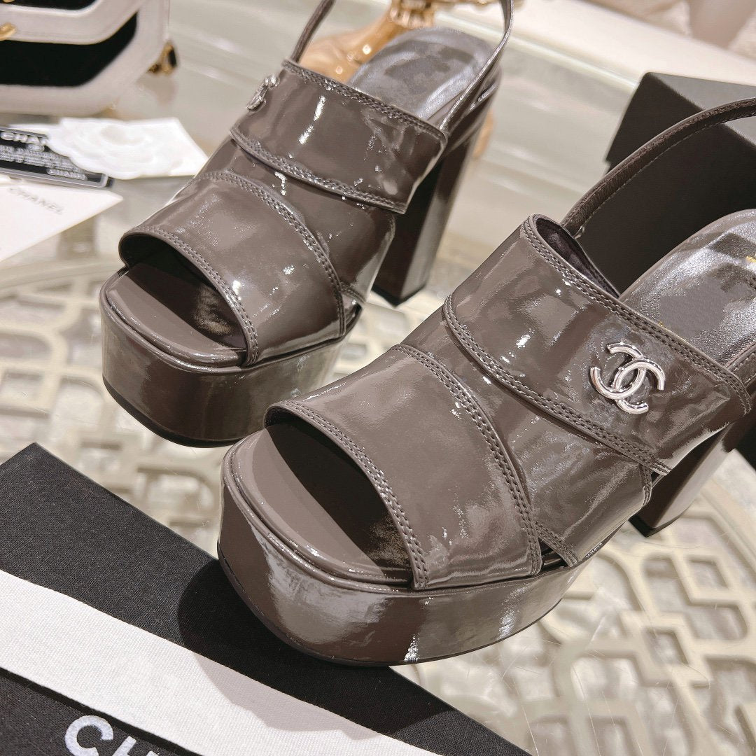 sandals chocolate patent crumpled lambskin