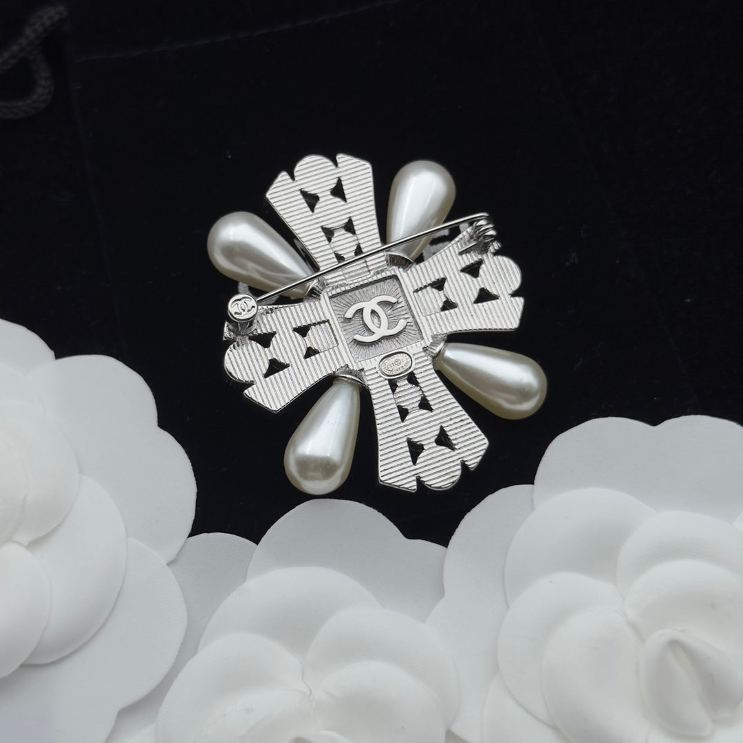 CC Brooch Silver 179953