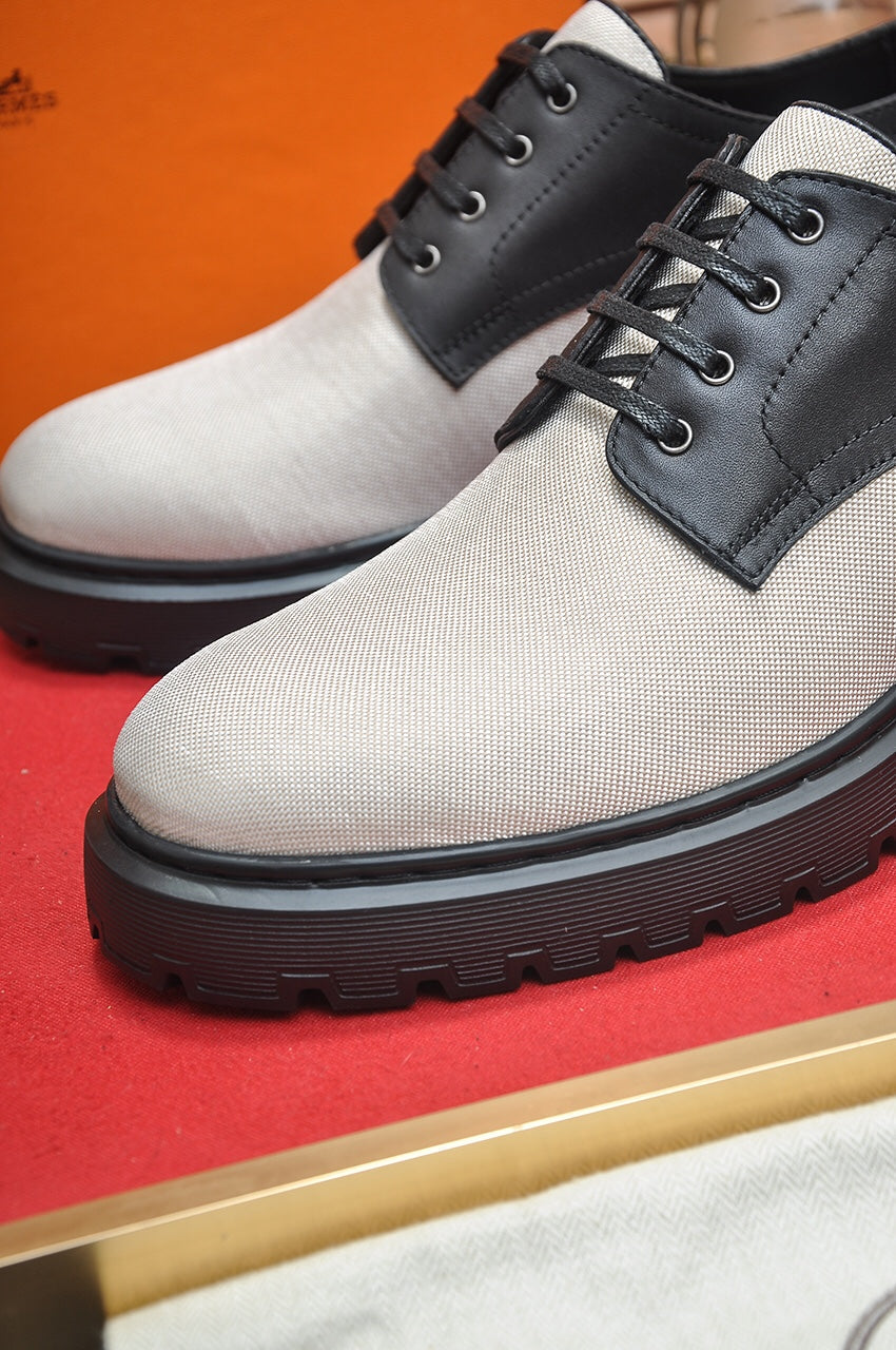 HM DANIEL TRAMPING SHOE BLACK AND CREAM BREATHABLE FABRIC