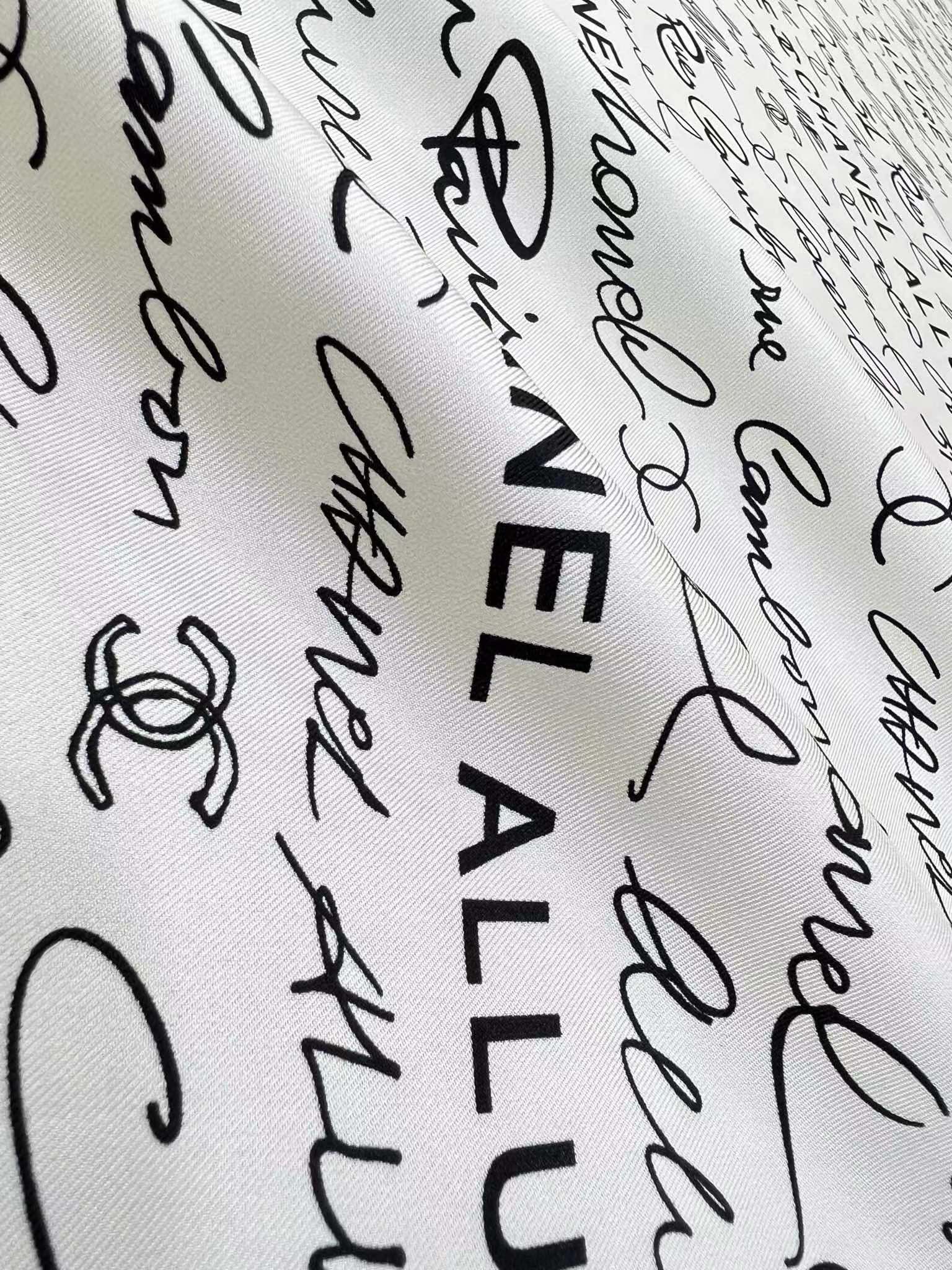 CC Square Scarf 90 CM In White With Black Text Silk  288694