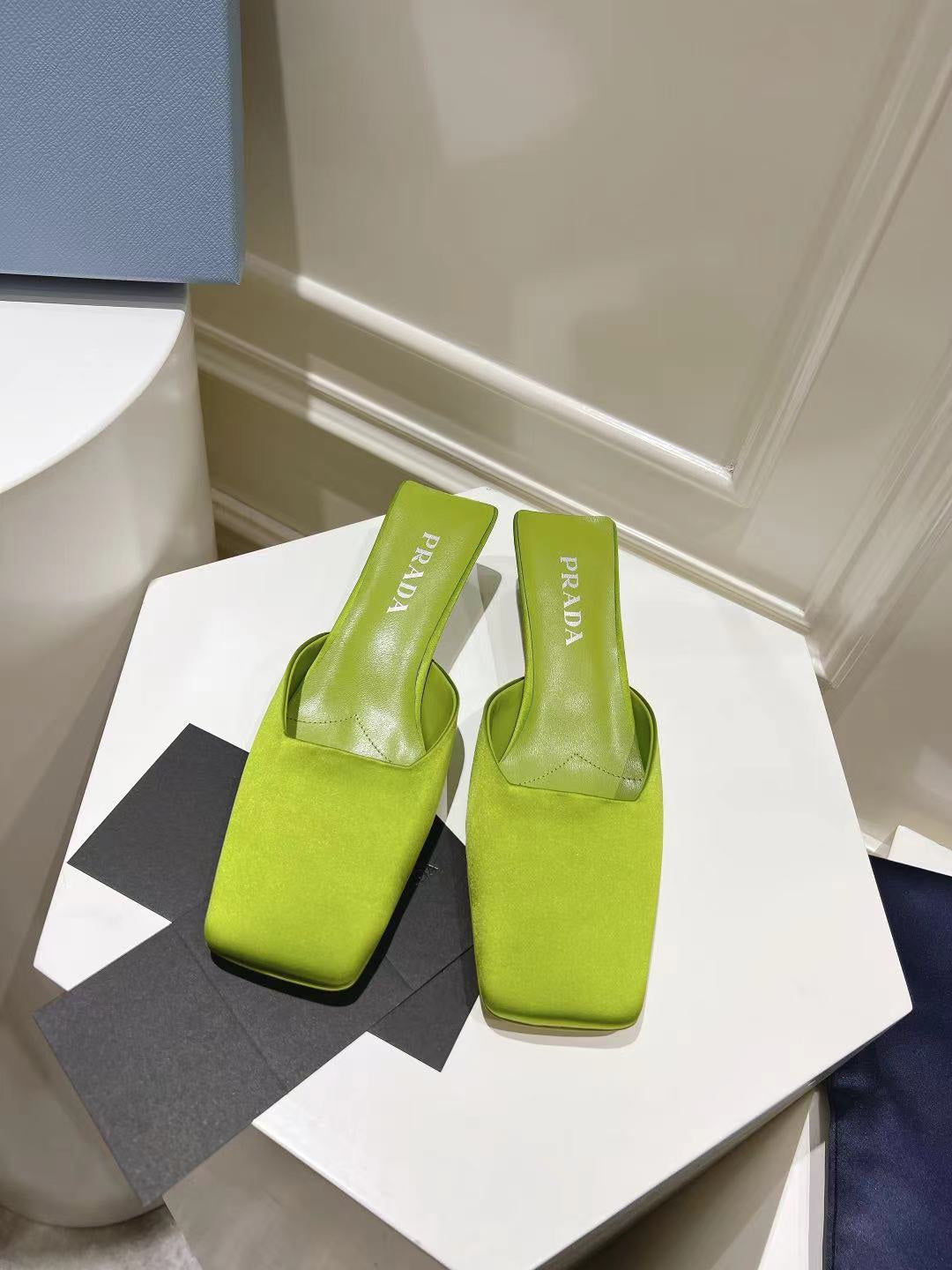 PRA SQUARE TOE MULES PEAR SATIN