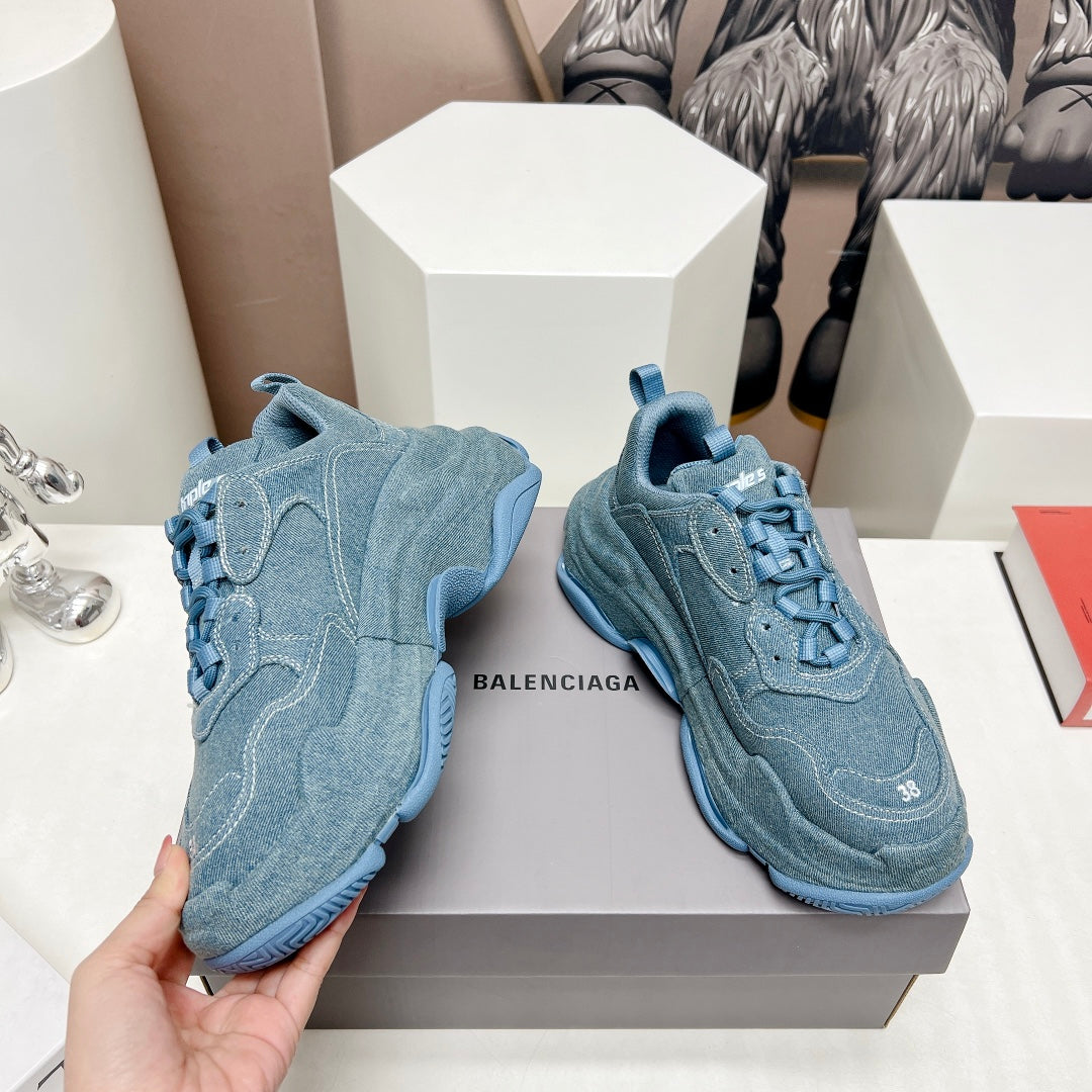 TRIPLE S SNEAKER IN BLUE DENIM