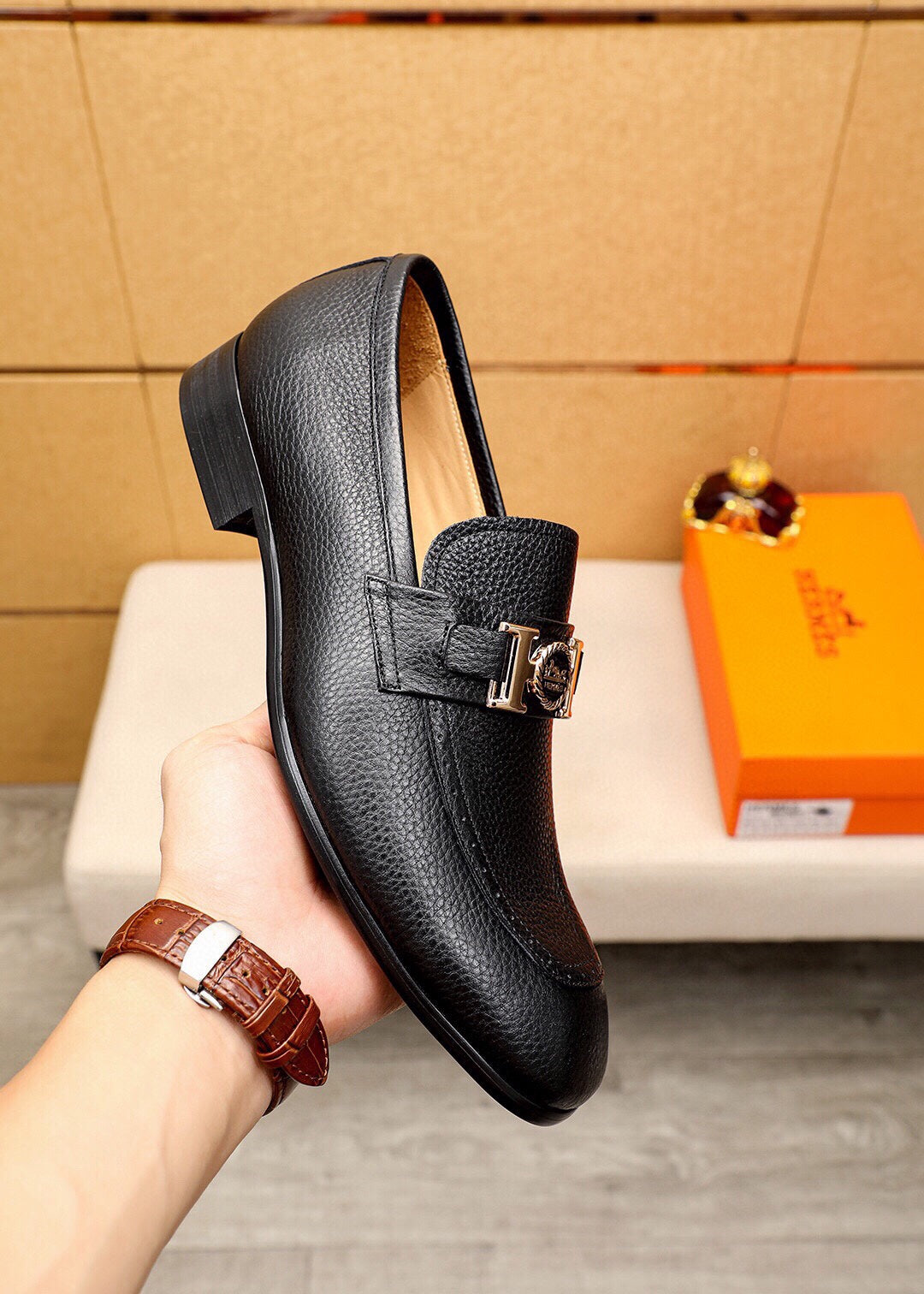 HM GOLD H-BUCKLE LOAFER BLACK GRAINED CALFSKIN