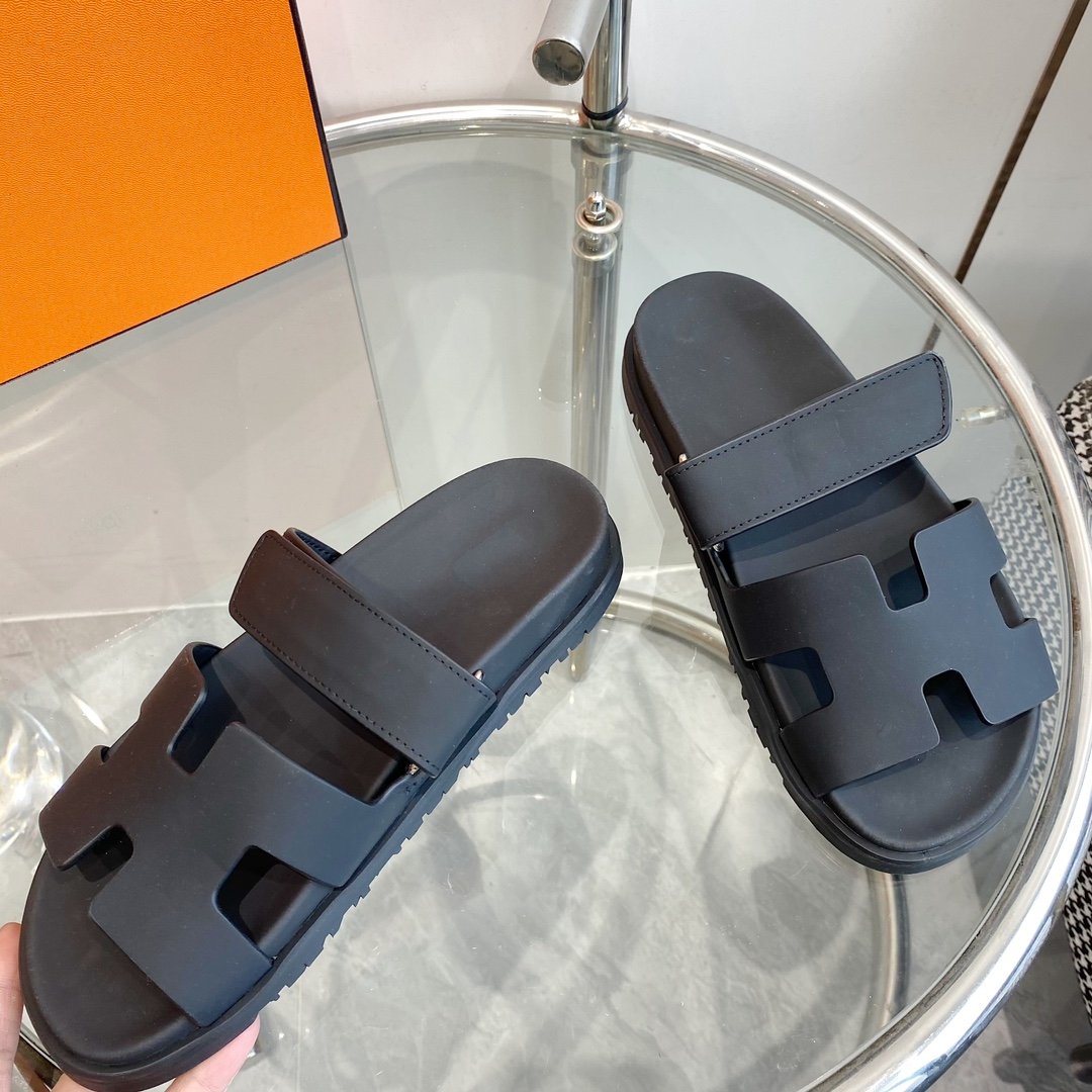 Chypre Sandal Black Mastic Calfskin Leather
