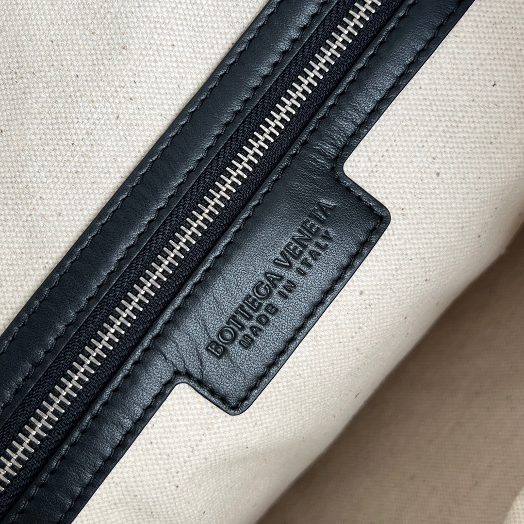 LARGE GETAWAY 39 WEEKENDER IN BLACK CALFSKIN