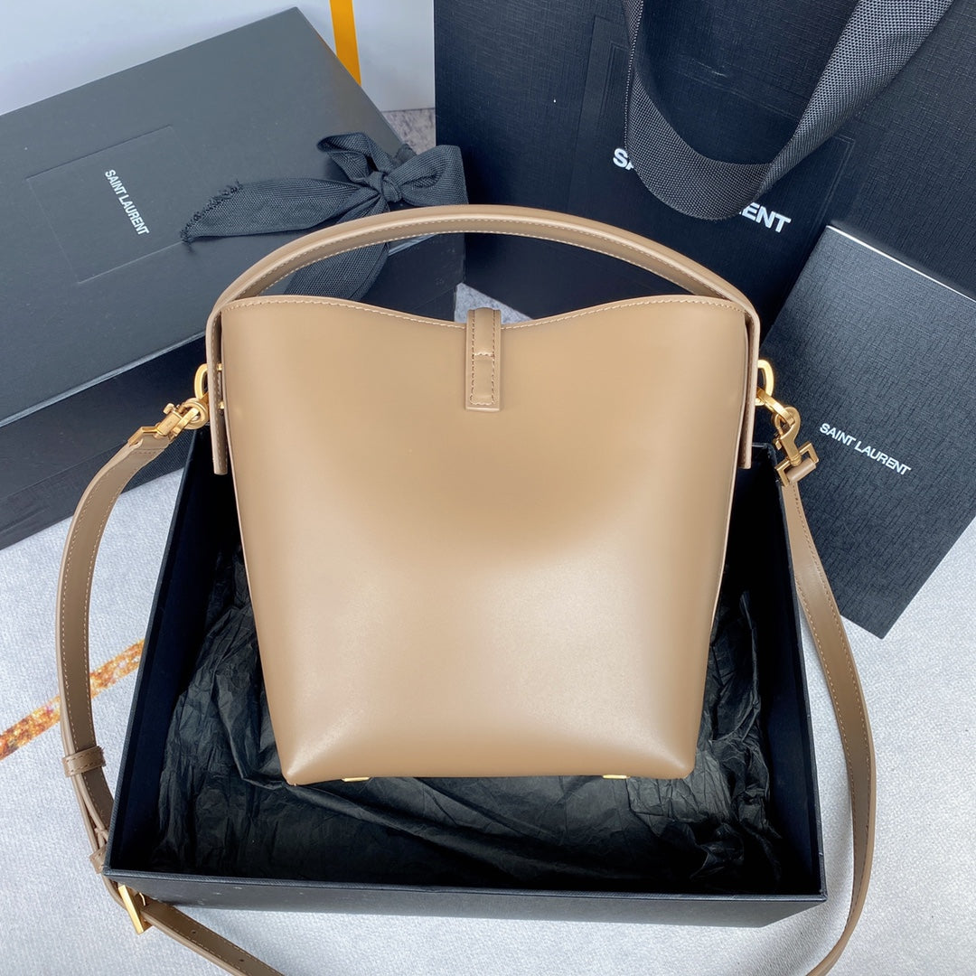 le 37 small 17cm dark beige shiny calfskin