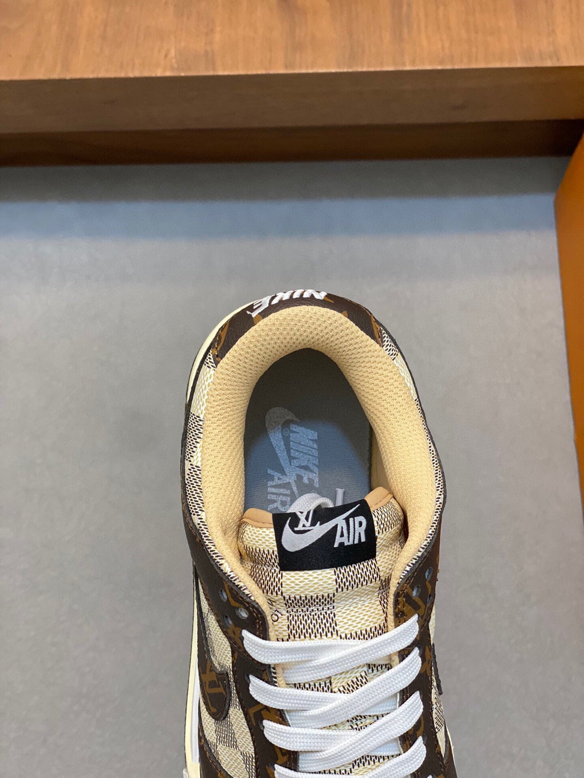 AIR TRAINER IN BROWN DAMIER CALFSKIN