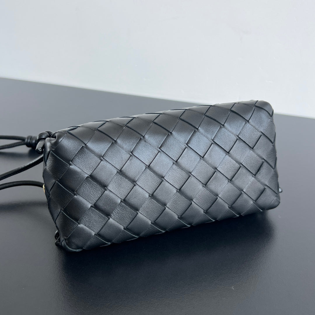 BV Concert Pouch 18.5cm Black Lambskin