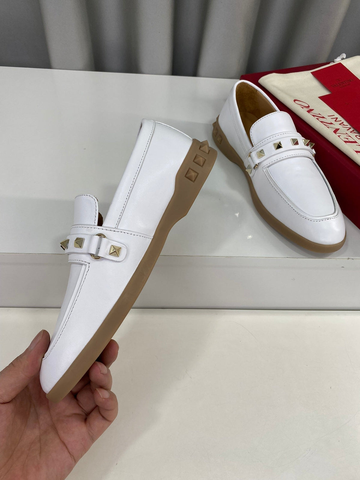 LEISURE FLOWS SPLIT LOAFER IN WHITE CALFSKIN