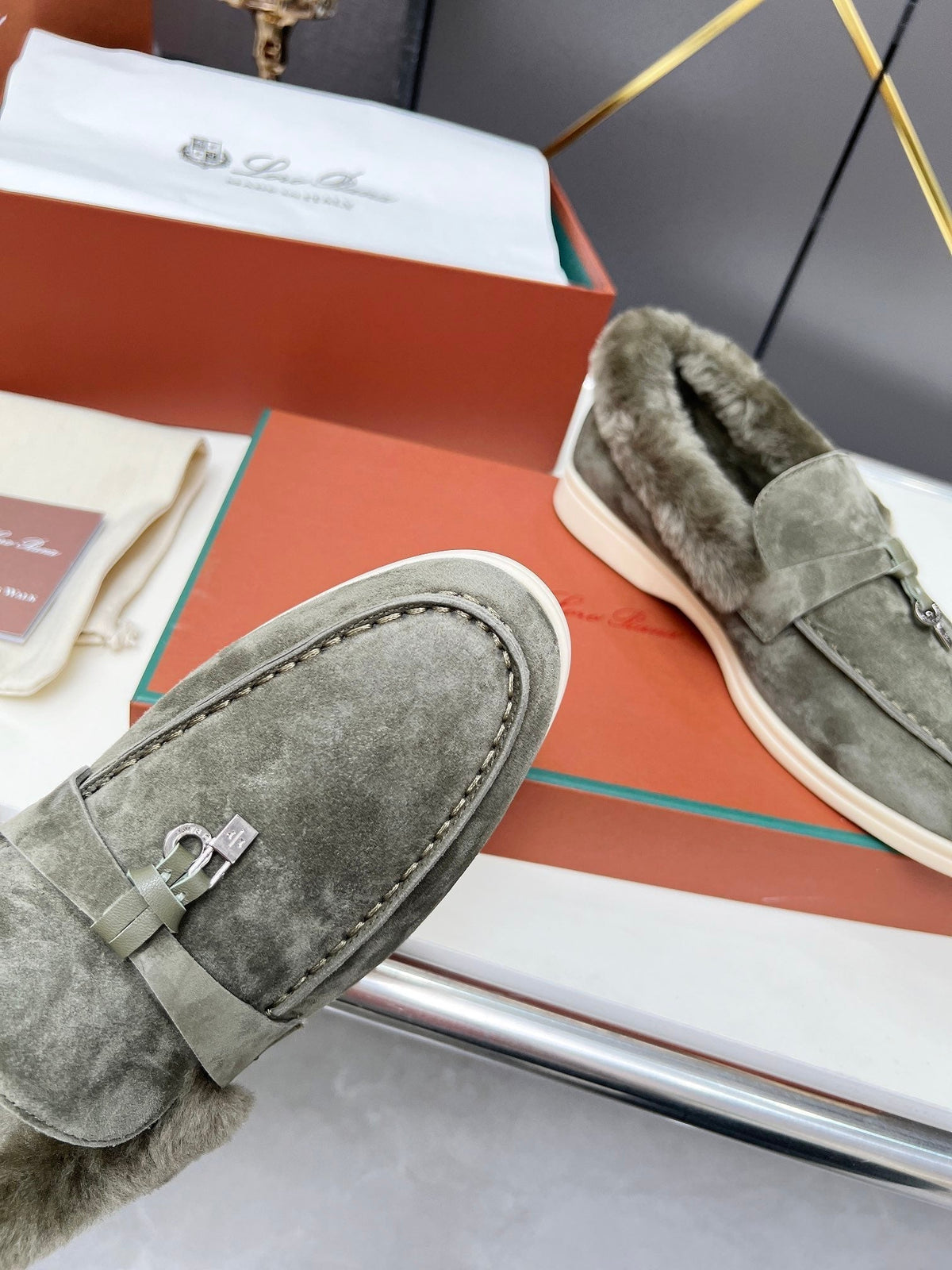 LP Summer Charm Walk Loafer Dark Grey Suede Lamb Fur